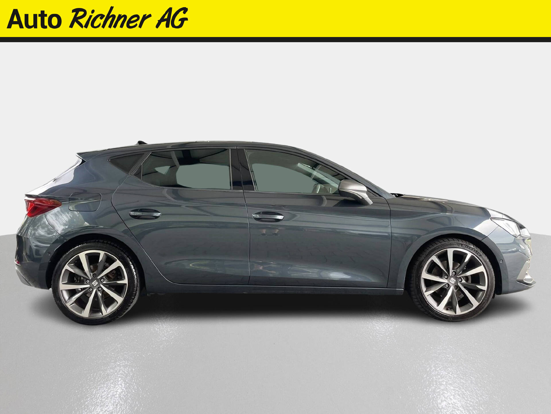 SEAT Leon 1.5 eTSI 150 FR DSG-image-2