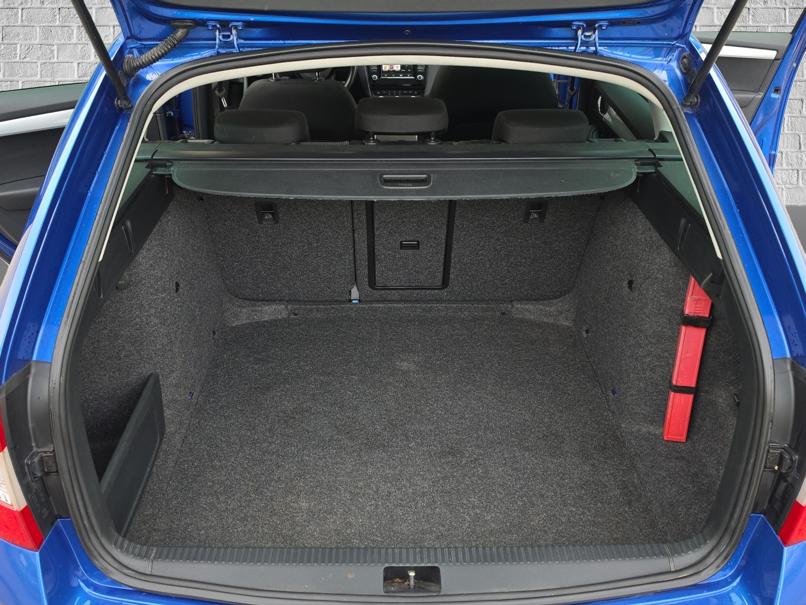 SKODA Octavia Combi 2.0 TDI Ambition 4x4 DSG-image-17