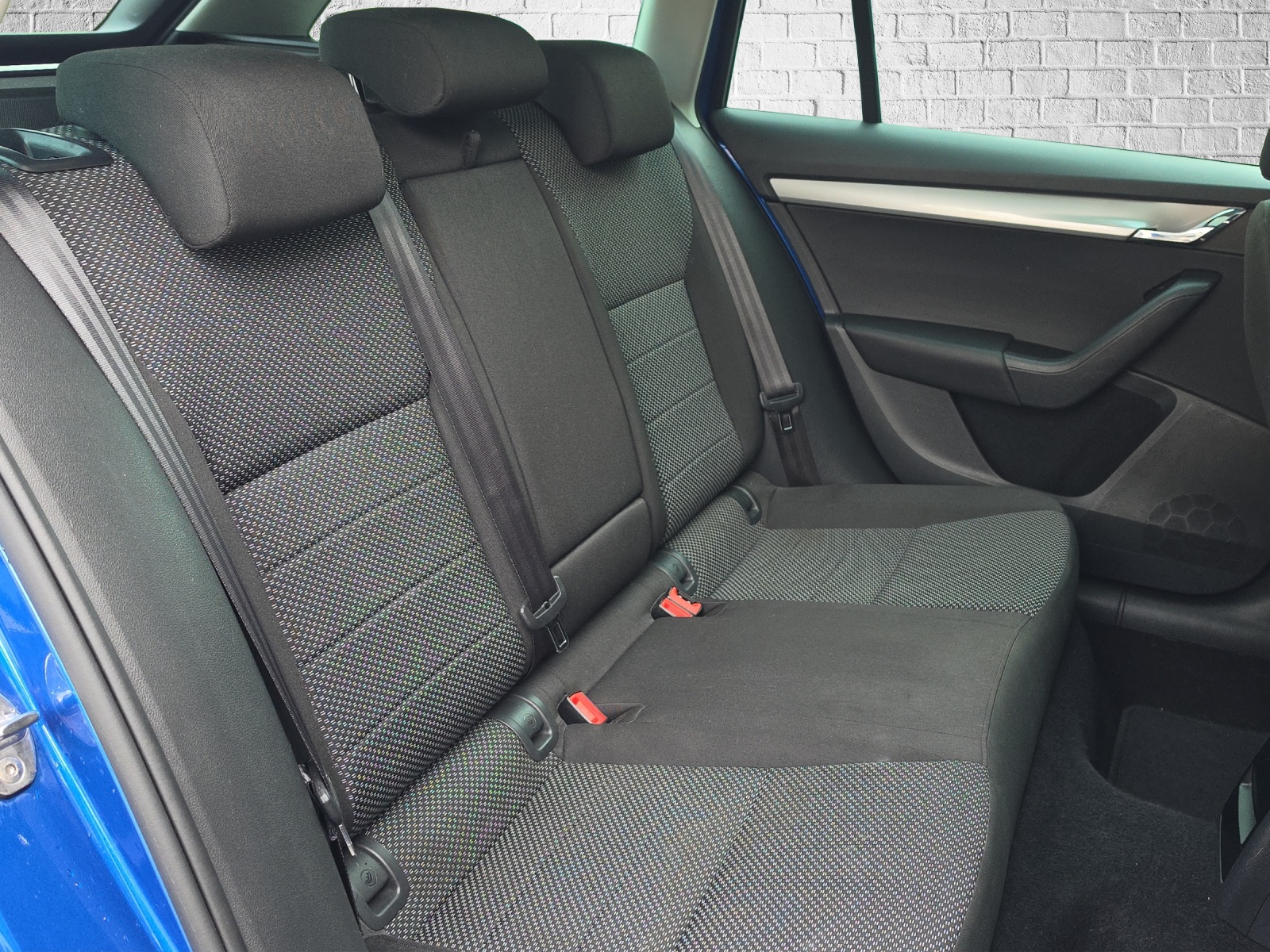SKODA Octavia Combi 2.0 TDI Ambition 4x4 DSG-image-15