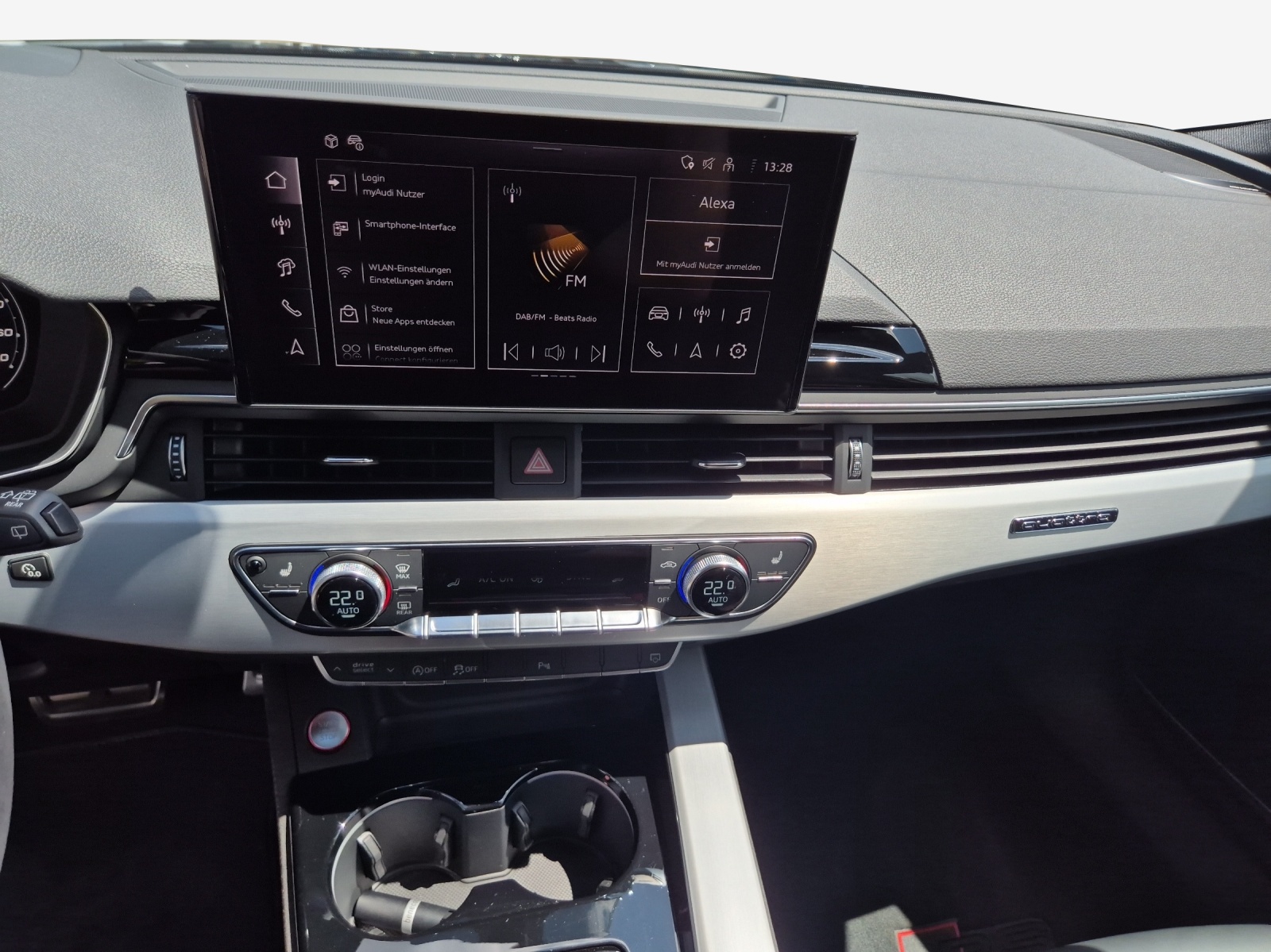 AUDI RS4 Avant quattro tiptronic-image-10