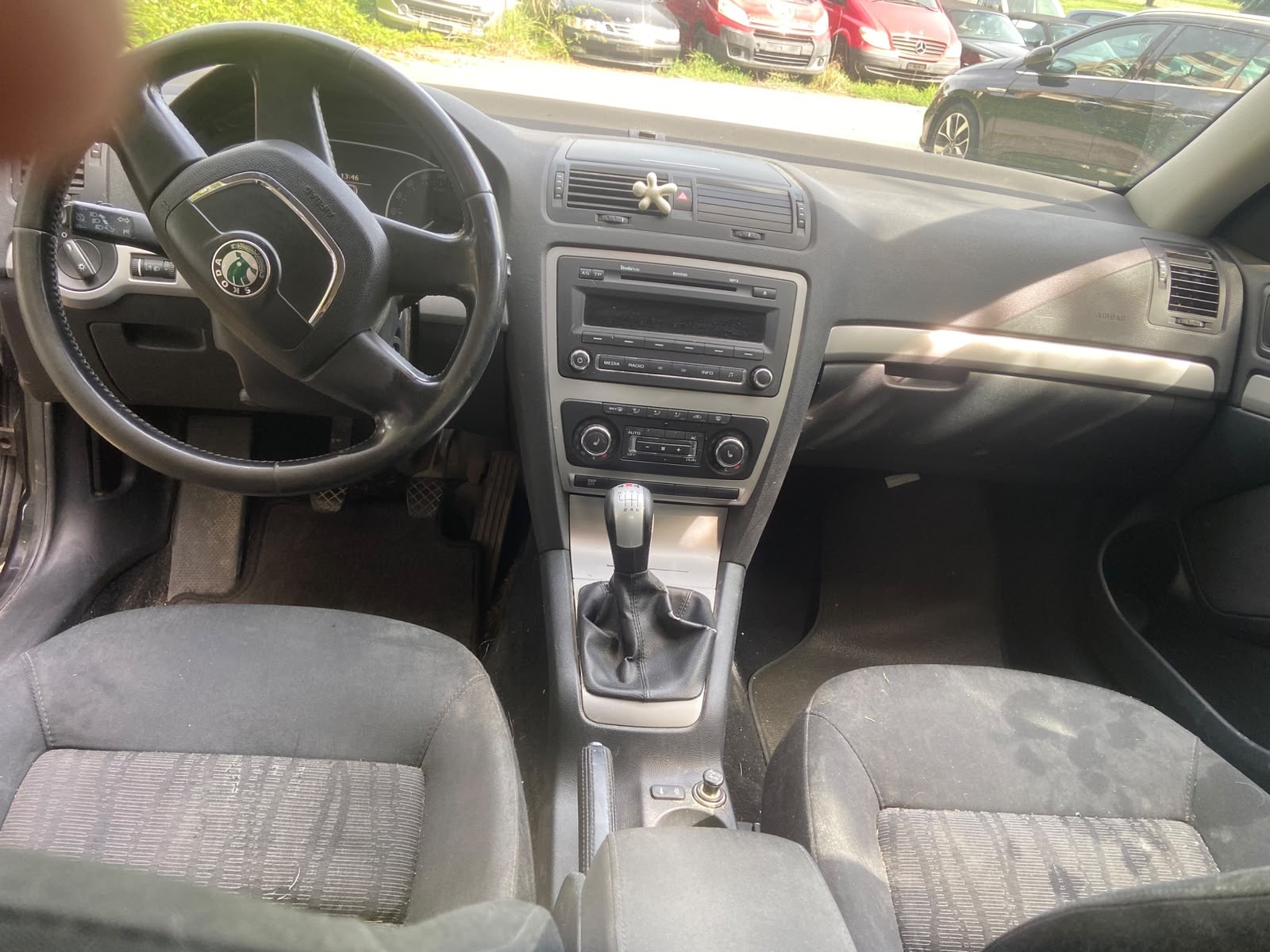 SKODA Octavia Combi 1.9 TDI Swiss Adventure 4x4-image-10