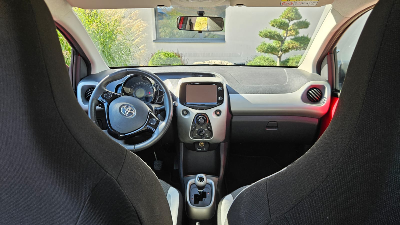 TOYOTA 1.0 VVT-i x-play-image-3