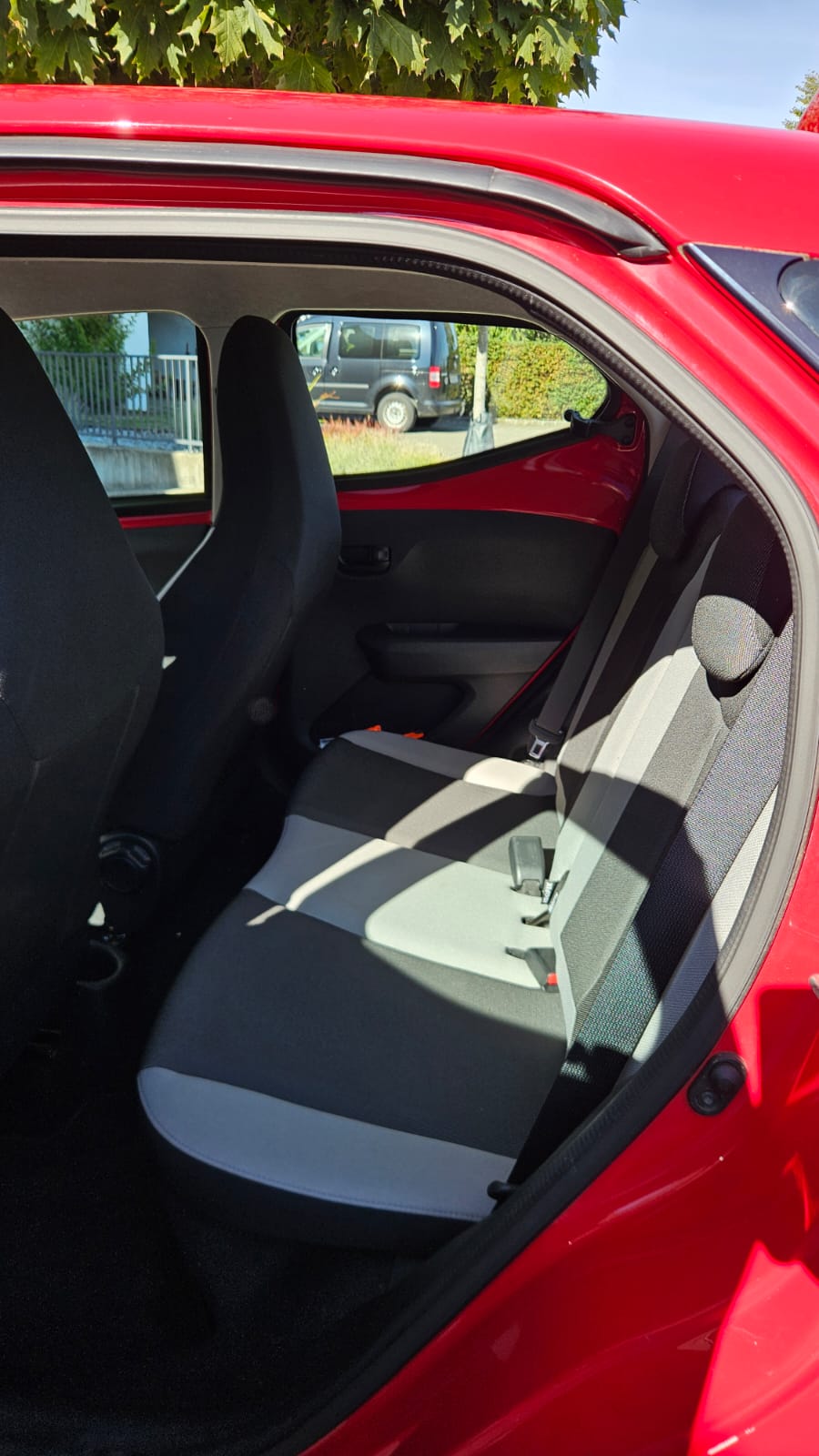 TOYOTA 1.0 VVT-i x-play-image-5