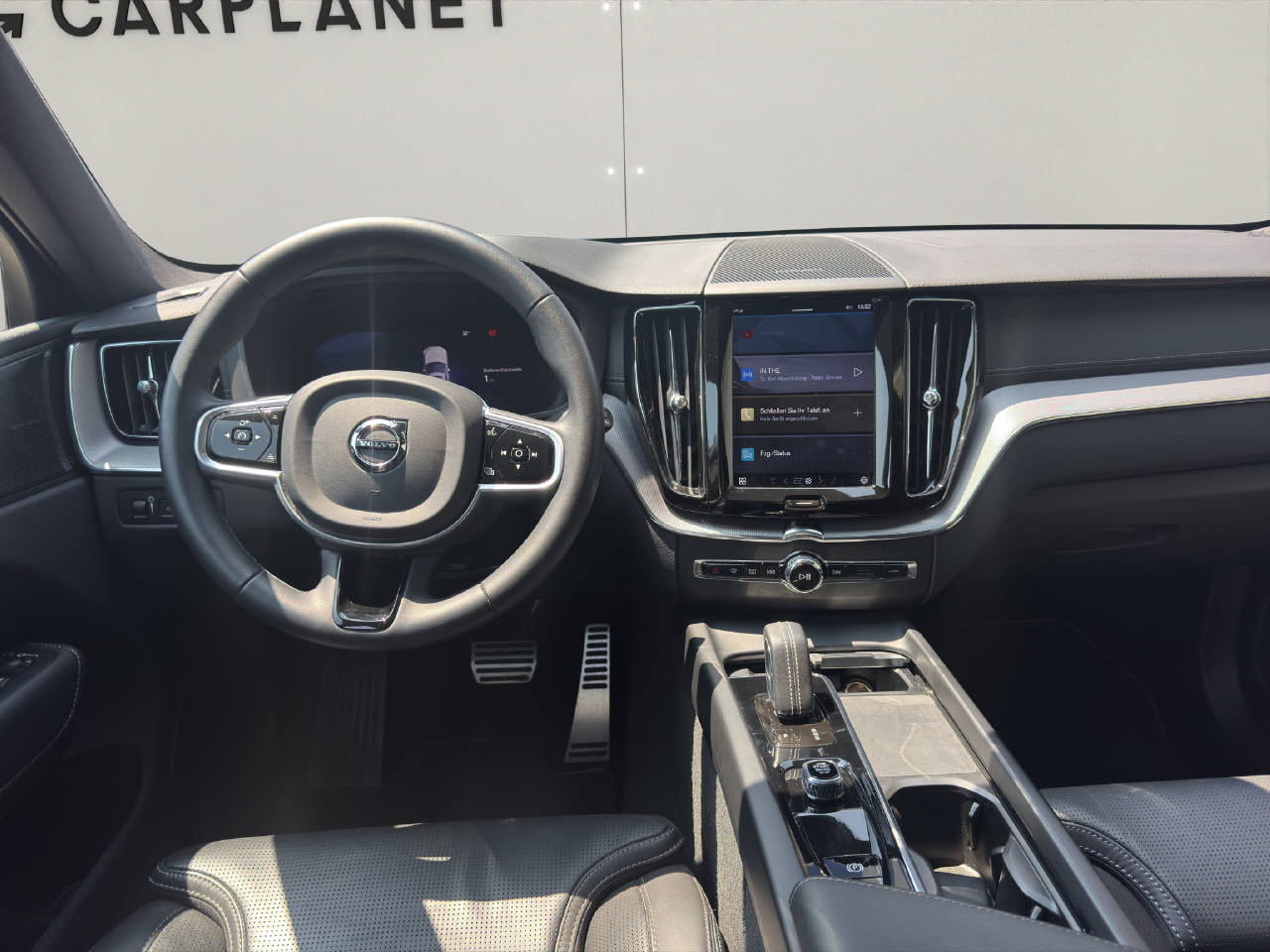 VOLVO XC60 2.0 T8 TE R-Design eAWD-image-8