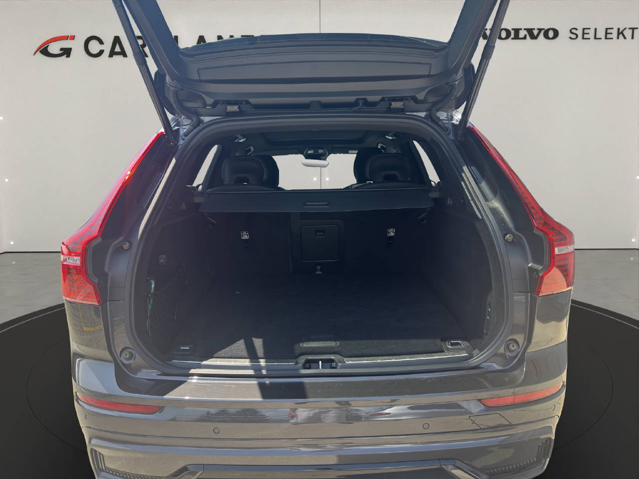 VOLVO XC60 2.0 T8 TE R-Design eAWD-image-12