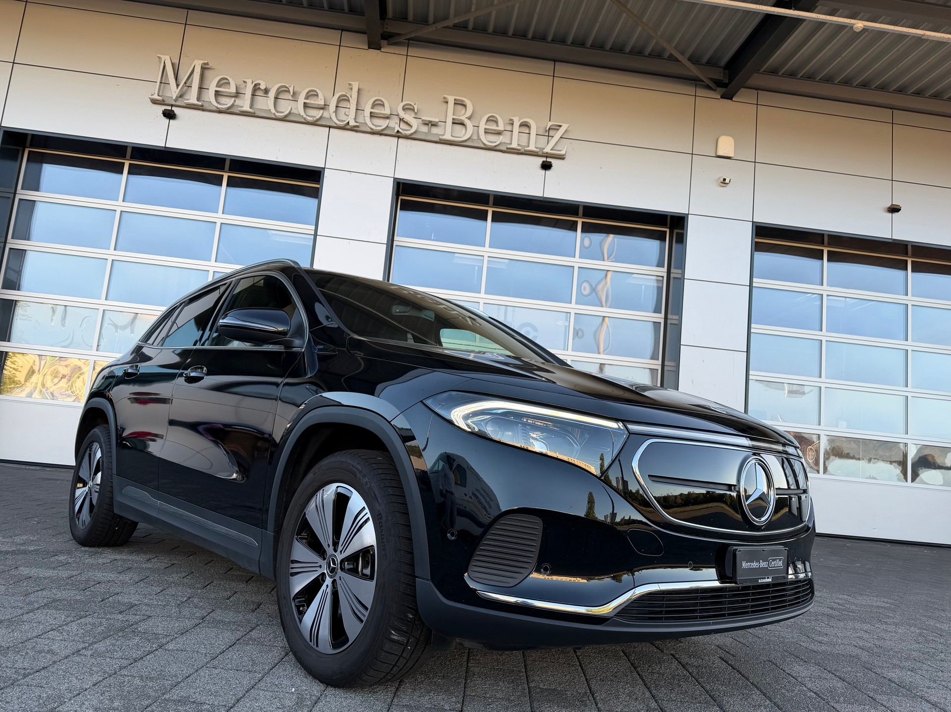 MERCEDES-BENZ EQA 300 4Matic-image-0
