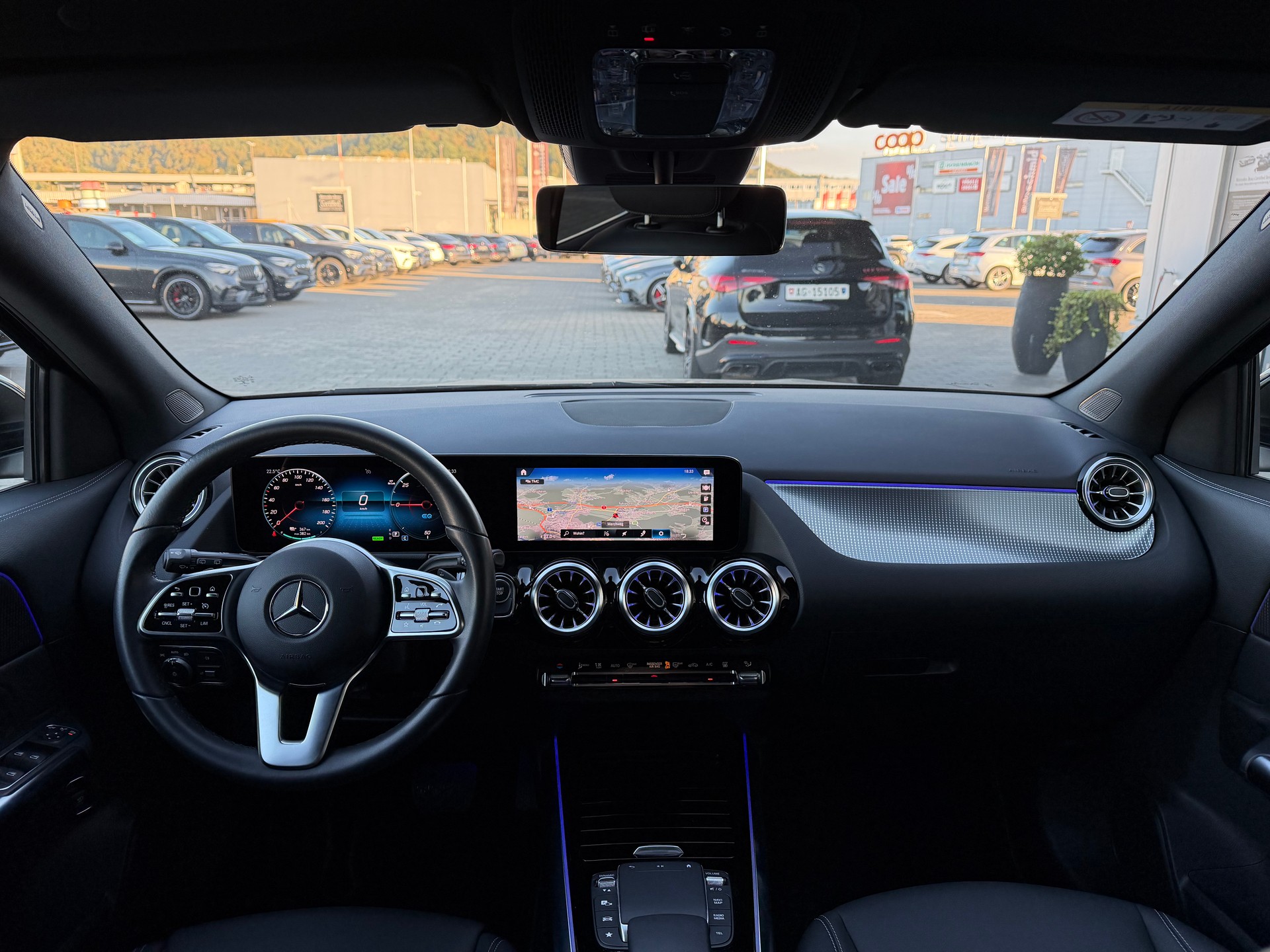 MERCEDES-BENZ EQA 300 4Matic-image-3