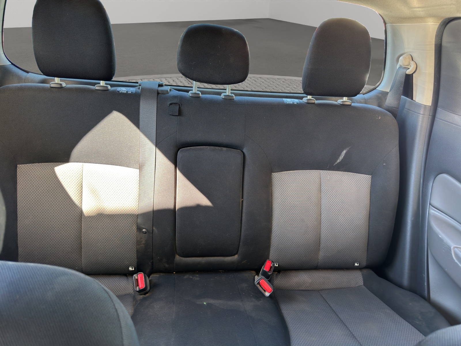 MITSUBISHI L 200 2.4 Value Double Cab-image-14