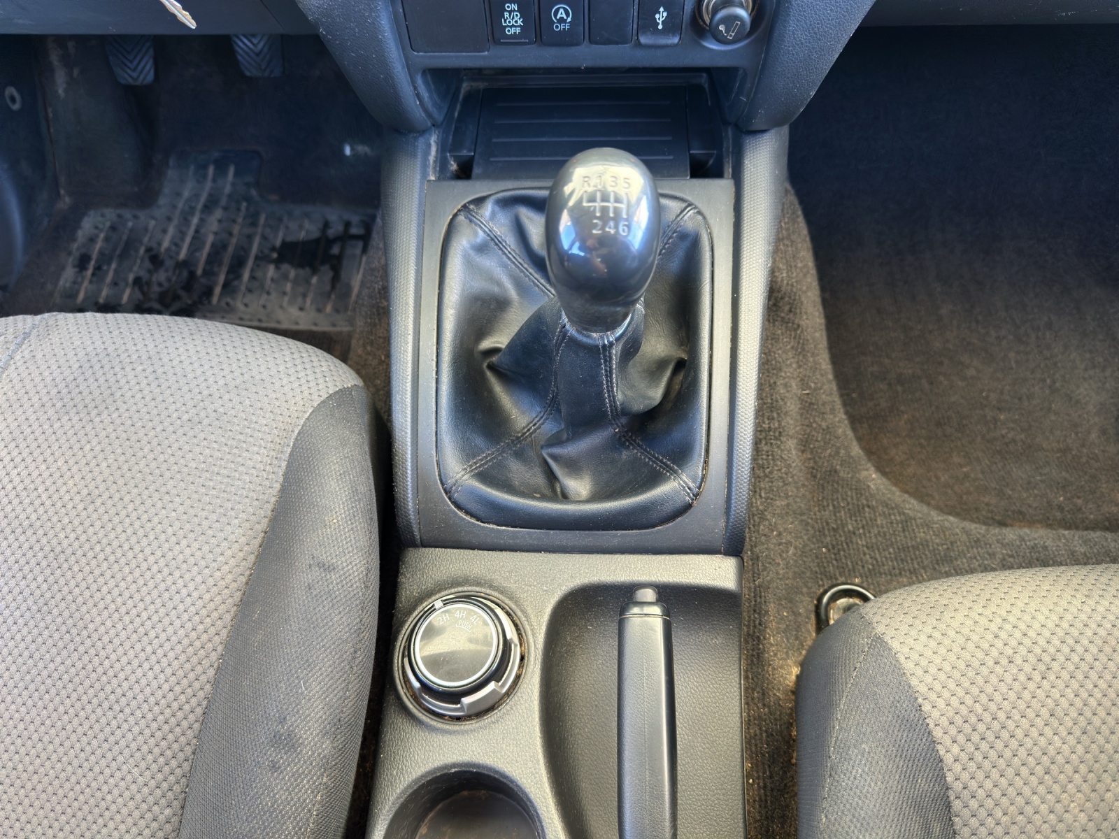 MITSUBISHI L 200 2.4 Value Double Cab-image-11