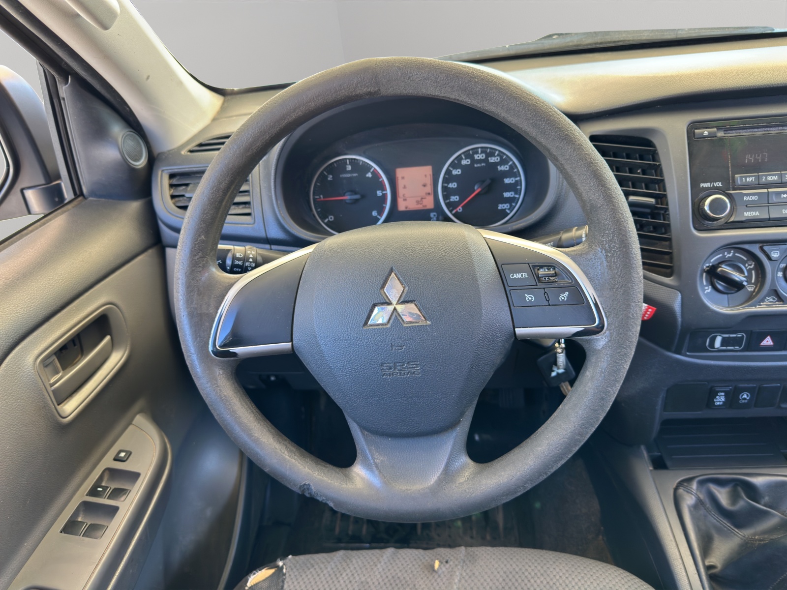 MITSUBISHI L 200 2.4 Value Double Cab-image-15