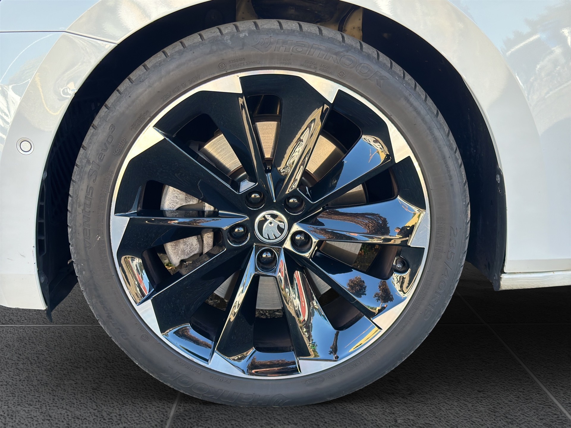 SKODA Superb Combi 2.0 TSI SportLine+ DSG 4x4-image-15