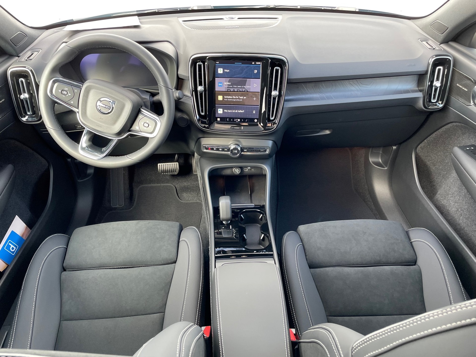 VOLVO C40 P8 Twin Recharge Ultimate AWD-image-9