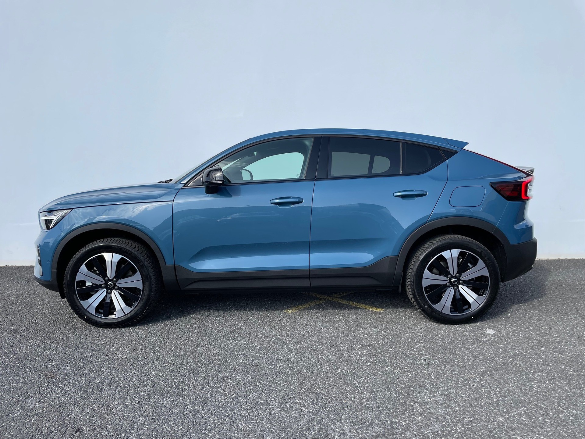 VOLVO C40 P8 Twin Recharge Ultimate AWD-image-2