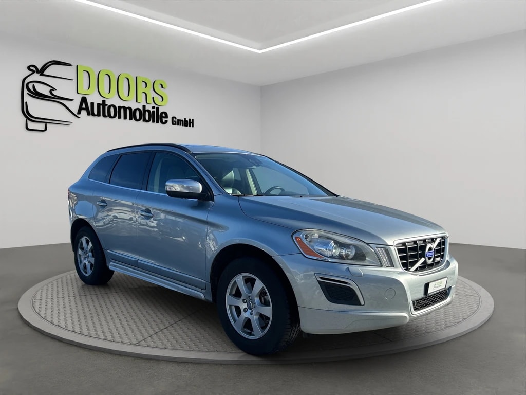 VOLVO XC60 T6 AWD R-Design Geartronic-image-0