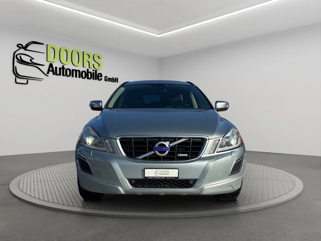 VOLVO XC60 T6 AWD R-Design Geartronic-image-1