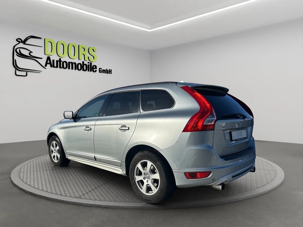 VOLVO XC60 T6 AWD R-Design Geartronic-image-3