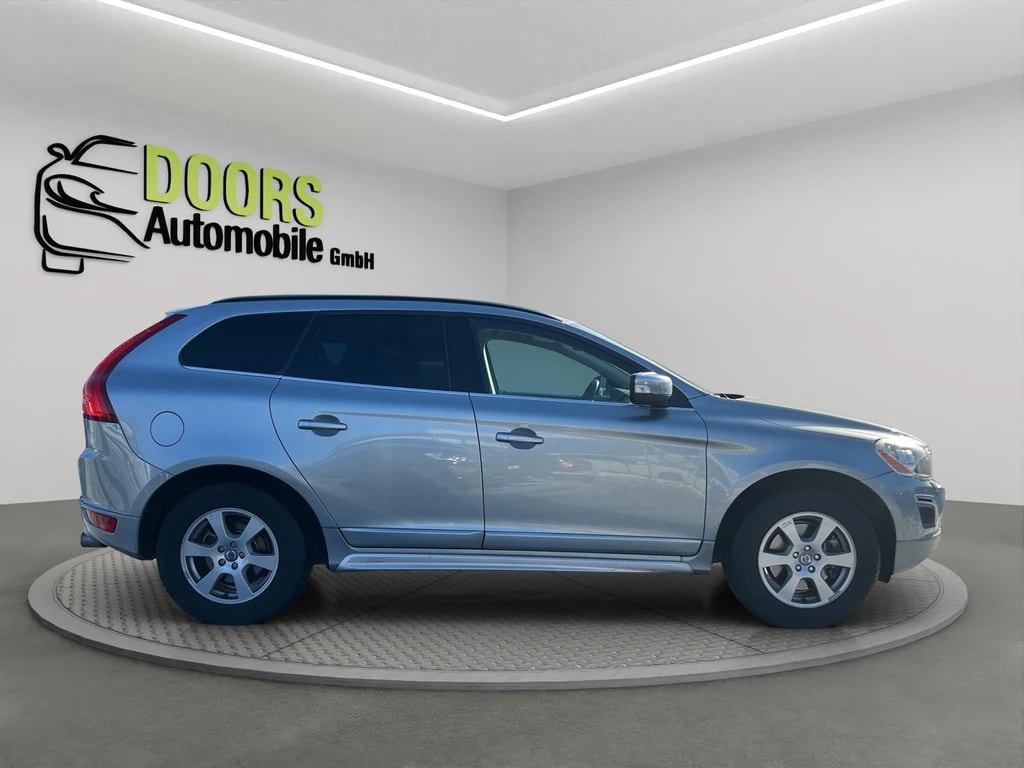 VOLVO XC60 T6 AWD R-Design Geartronic-image-7