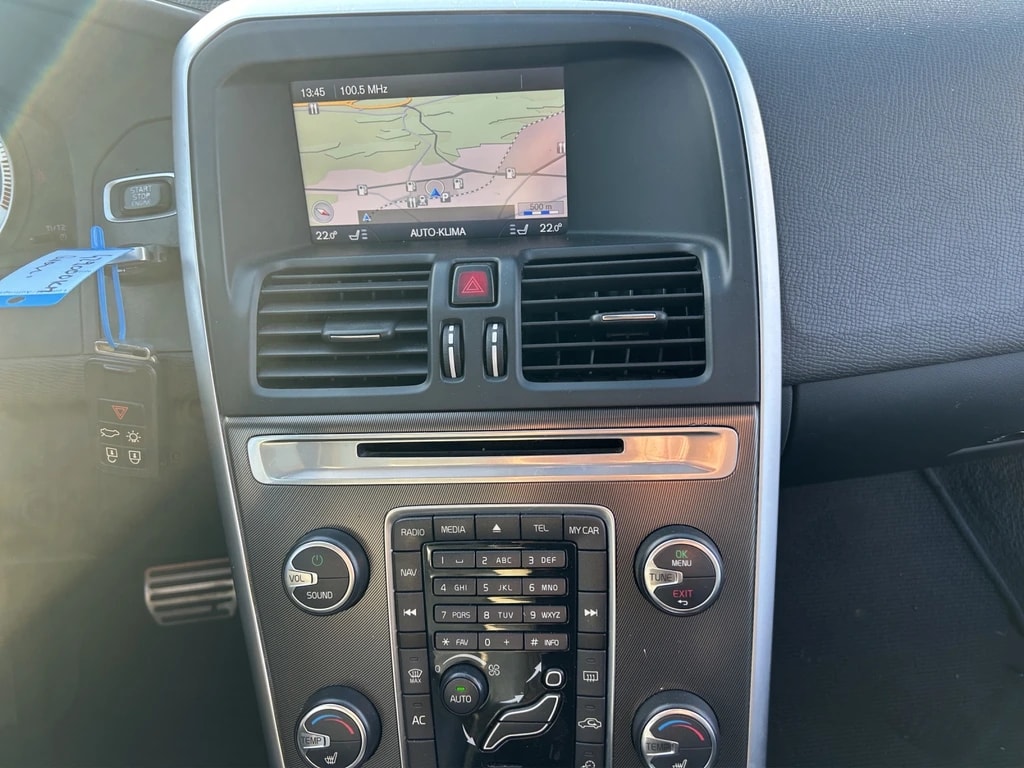 VOLVO XC60 T6 AWD R-Design Geartronic-image-13
