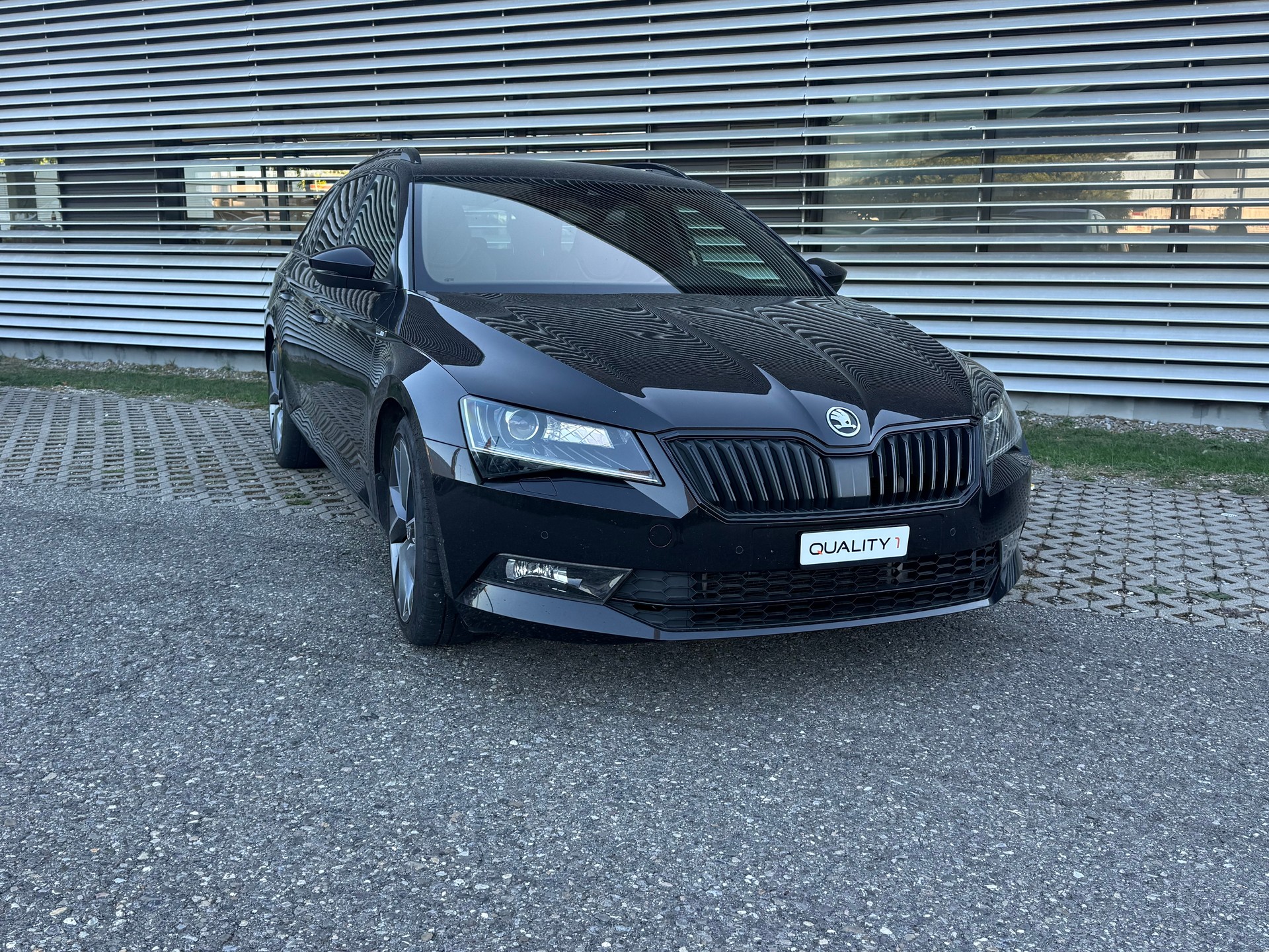 SKODA Superb Combi 2.0 TSI Sport Line DSG 4x4-image-11