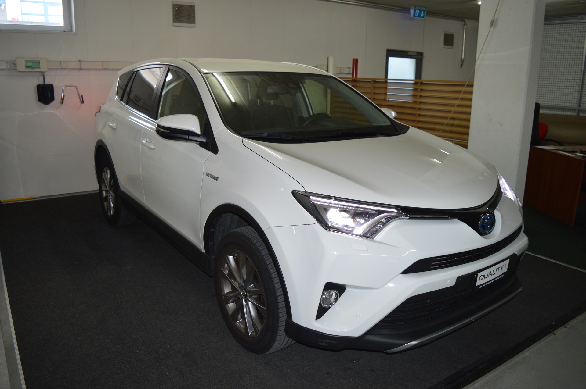 TOYOTA RAV-4 2.5 HSD Trend e-CVT-image-3
