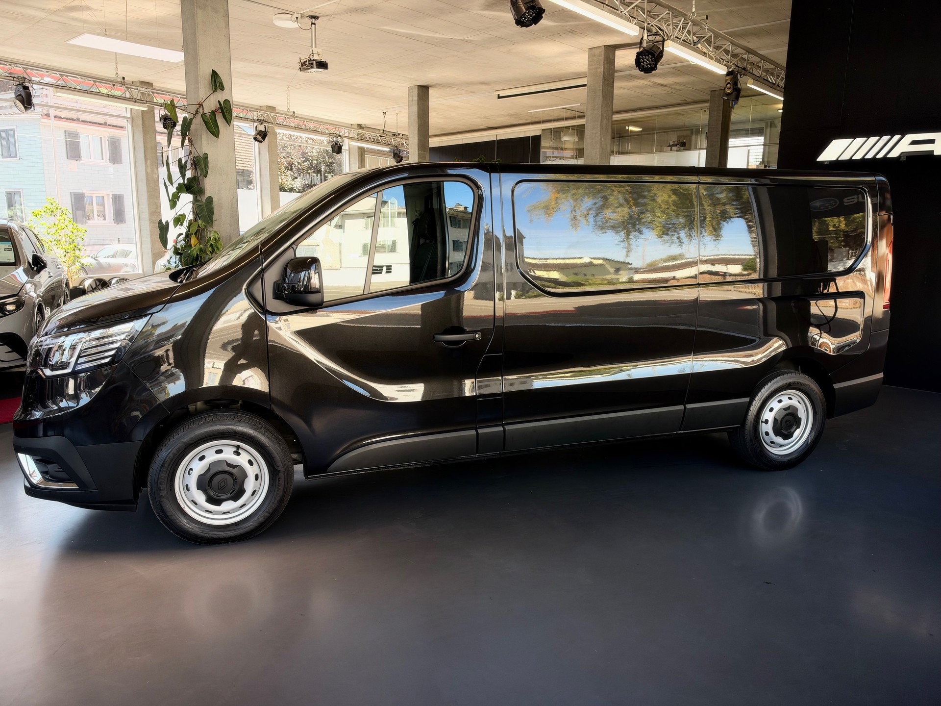 RENAULT Trafic 2.0 Blue dCi 170 Advance L2H1 EDC EN-image-2