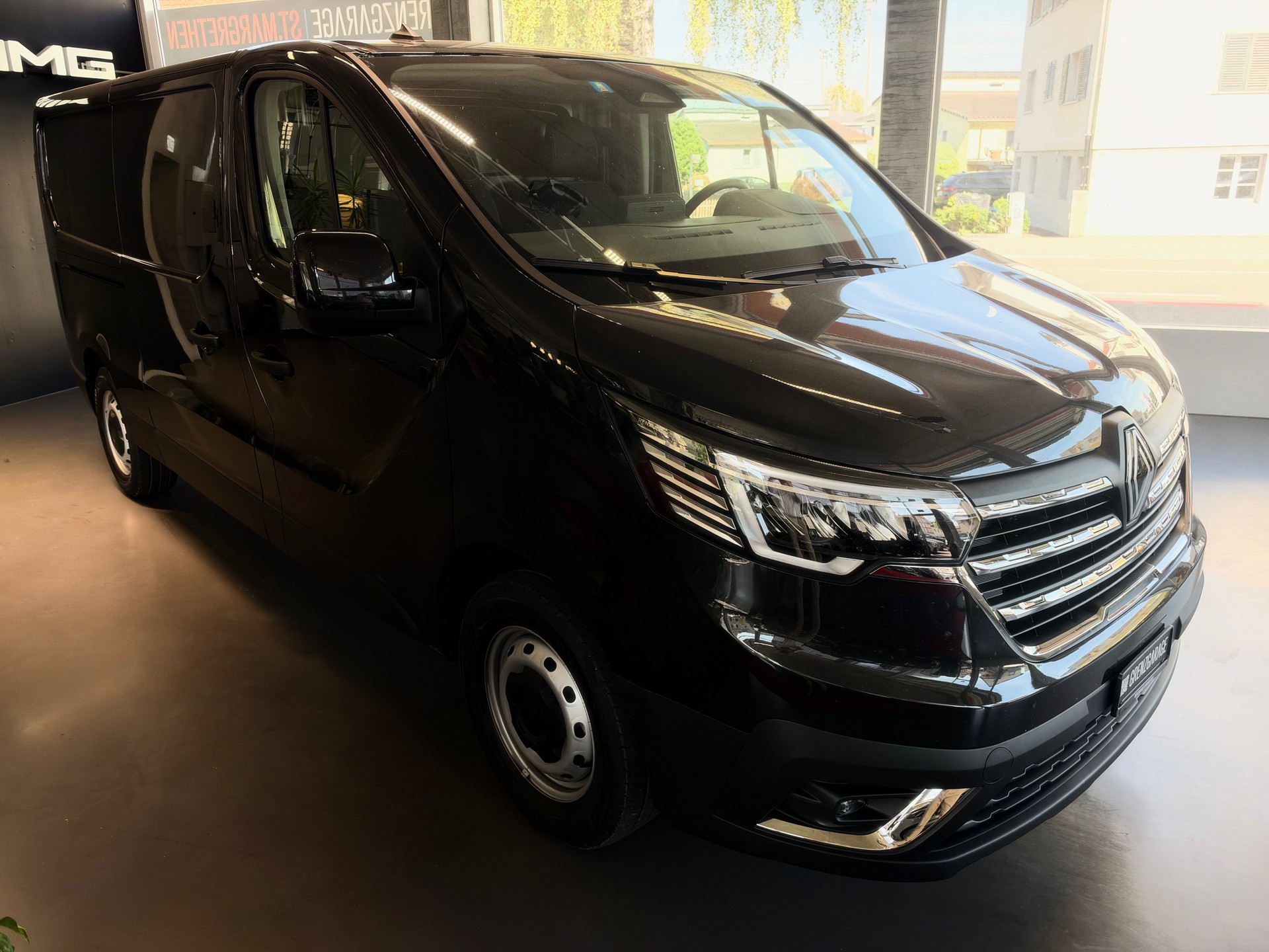 RENAULT Trafic 2.0 Blue dCi 170 Advance L2H1 EDC EN-image-1