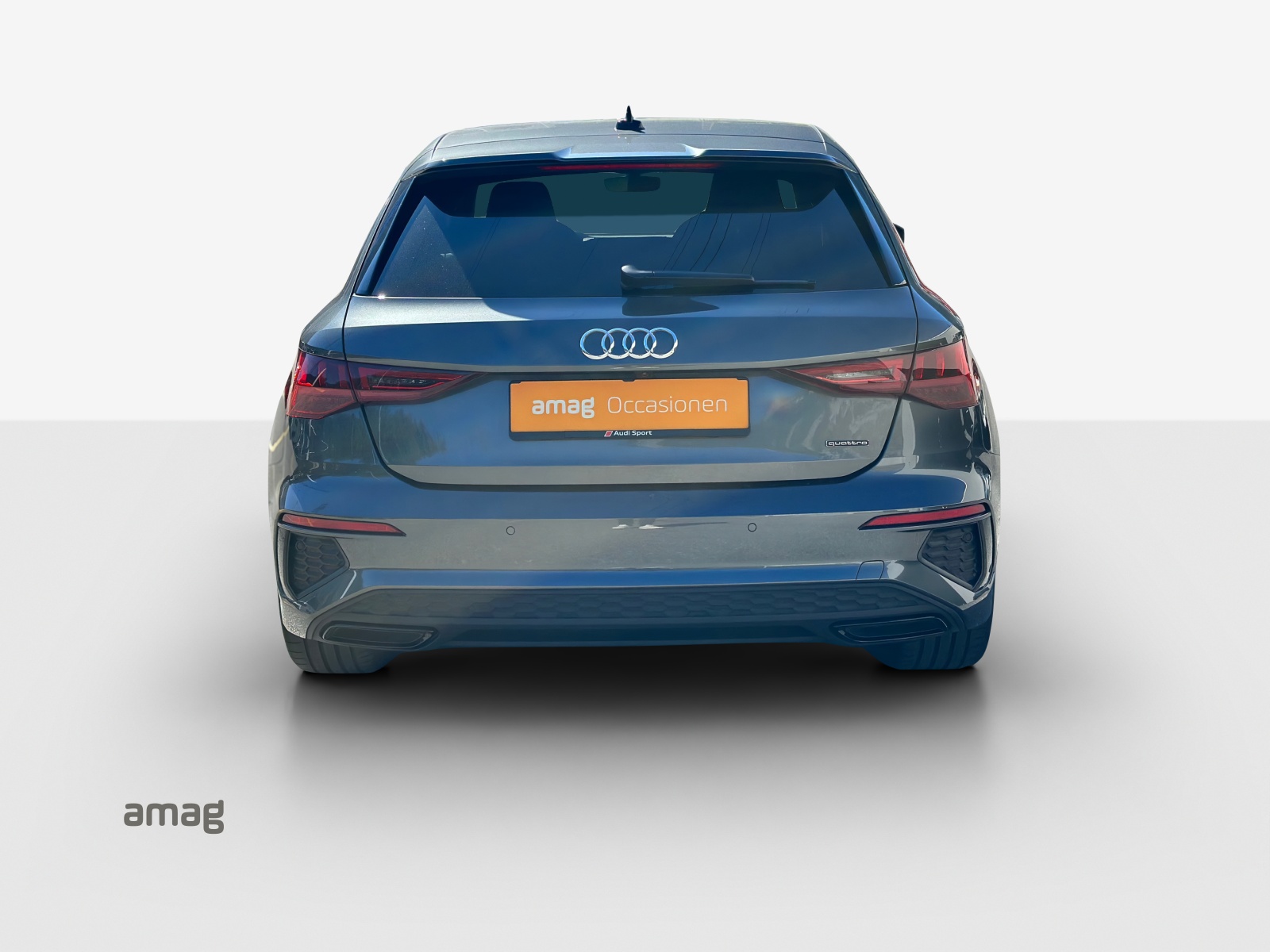 AUDI A3 Sportback 40 TFSI S line quattro S-tronic-image-3