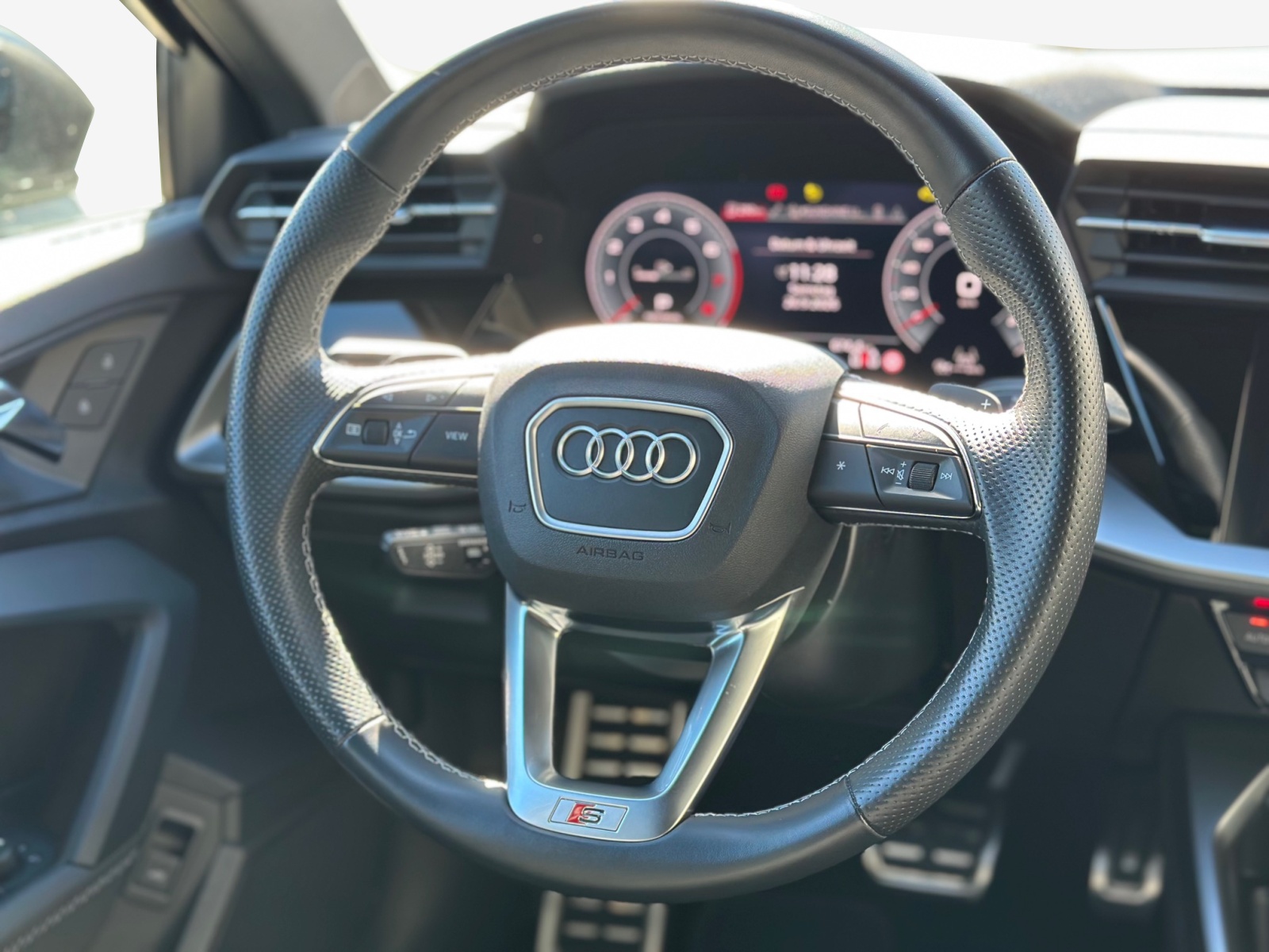 AUDI A3 Sportback 40 TFSI S line quattro S-tronic-image-9