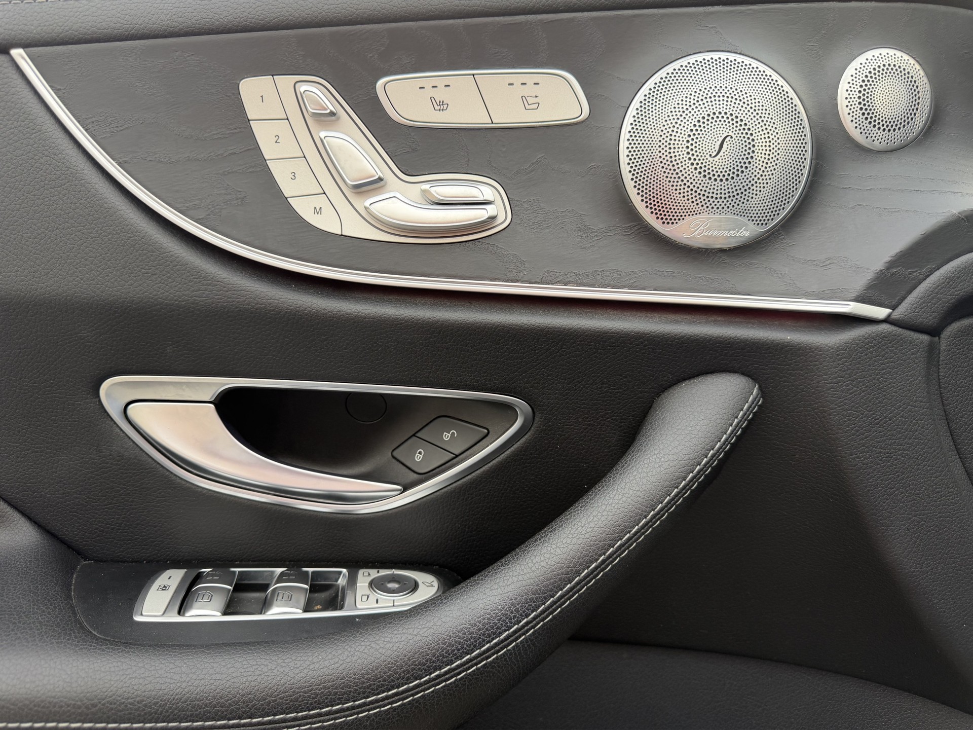 MERCEDES-BENZ E 200 Cabriolet AMG Line 9G-Tronic-image-10