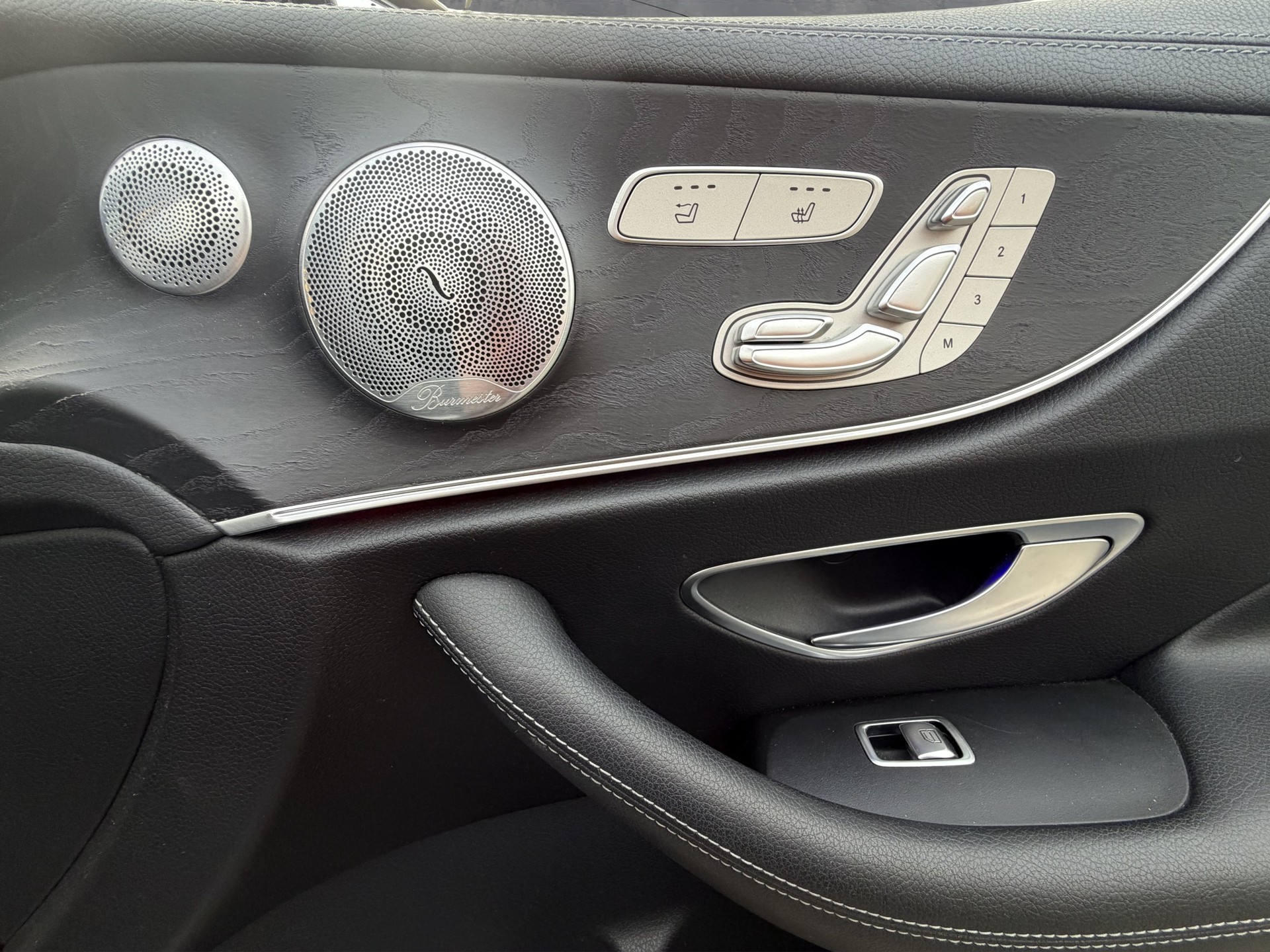 MERCEDES-BENZ E 200 Cabriolet AMG Line 9G-Tronic-image-11