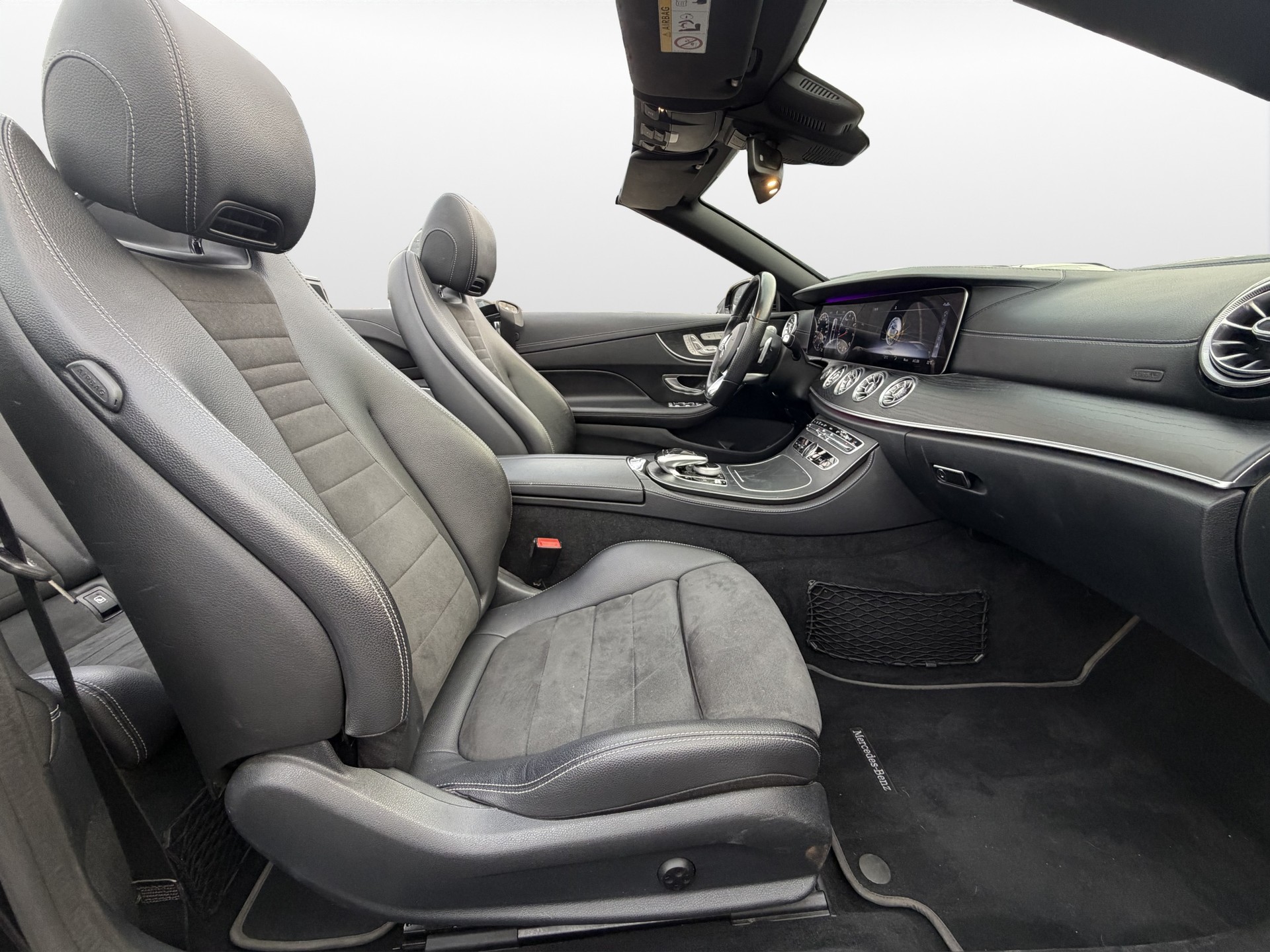 MERCEDES-BENZ E 200 Cabriolet AMG Line 9G-Tronic-image-8