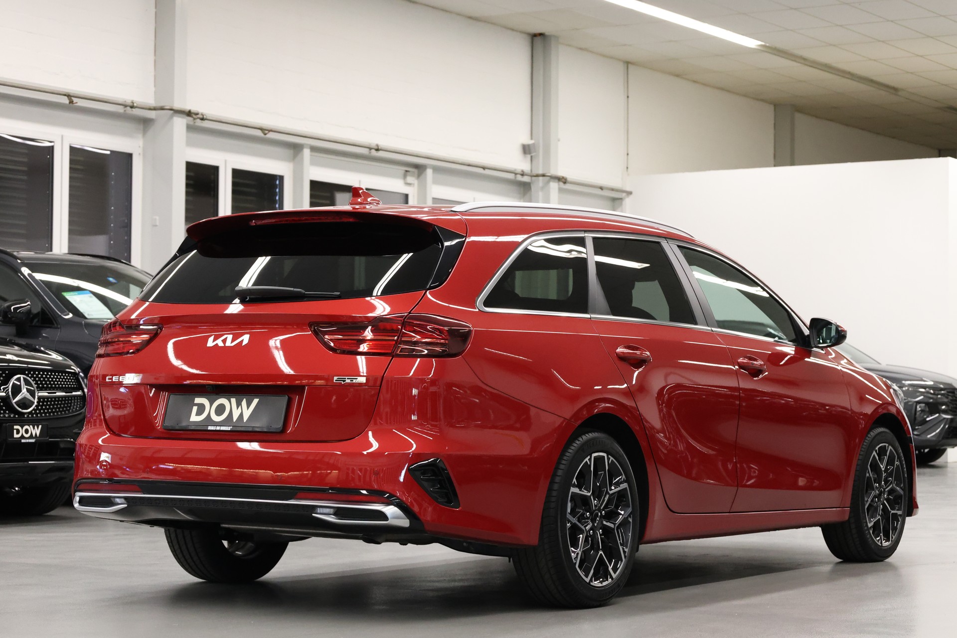 KIA Ceed SW 1.5 T-GDi GT-Line-image-2