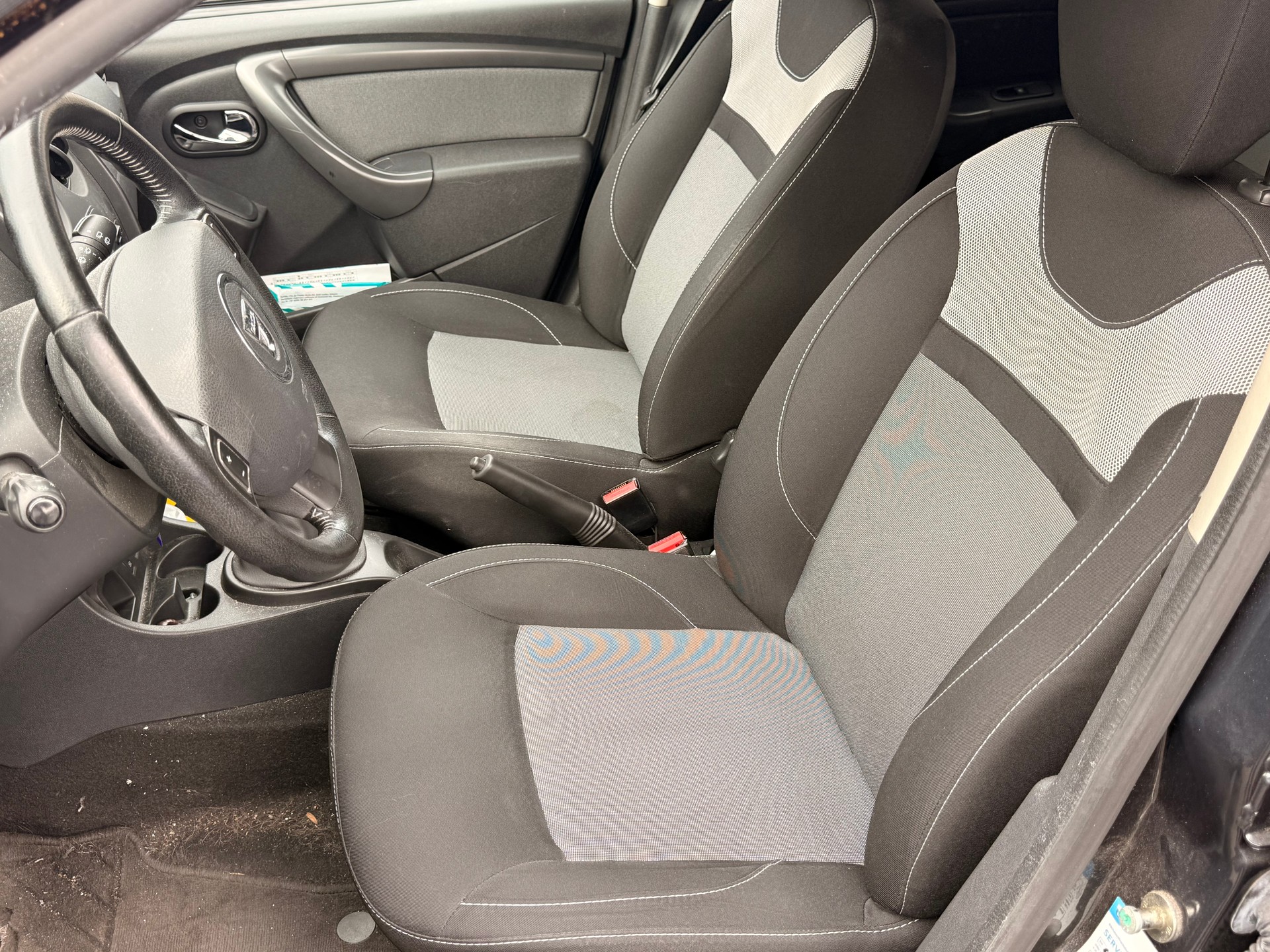 DACIA Duster 1.2 T Lauréate 4x2-image-5