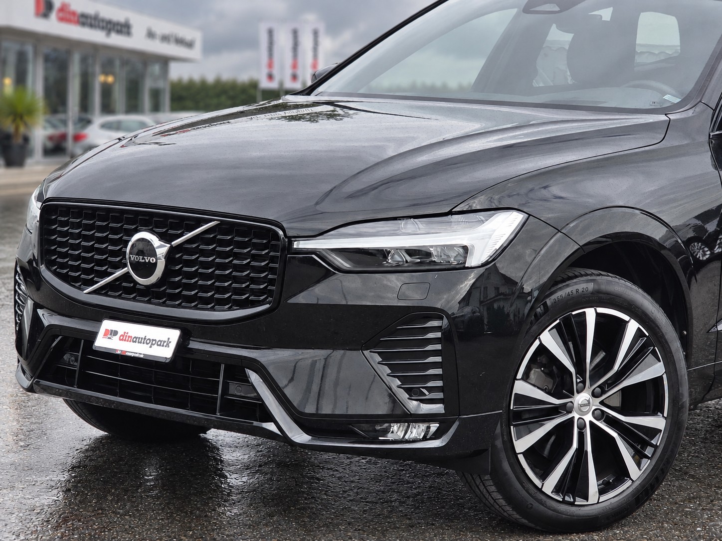 VOLVO XC60 B5 Diesel Mild Hybrid AWD Ultimate Dark Geartronic * CH-Fahrzeug * Frisch ab MFK *-image-2