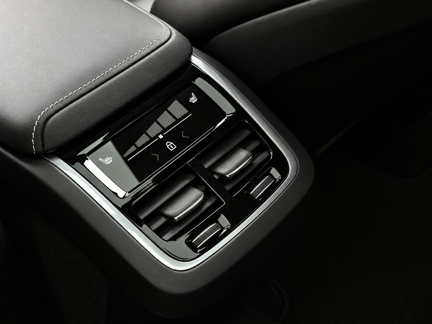 VOLVO XC60 B5 Diesel Mild Hybrid AWD Ultimate Dark Geartronic * CH-Fahrzeug * Frisch ab MFK *-image-19