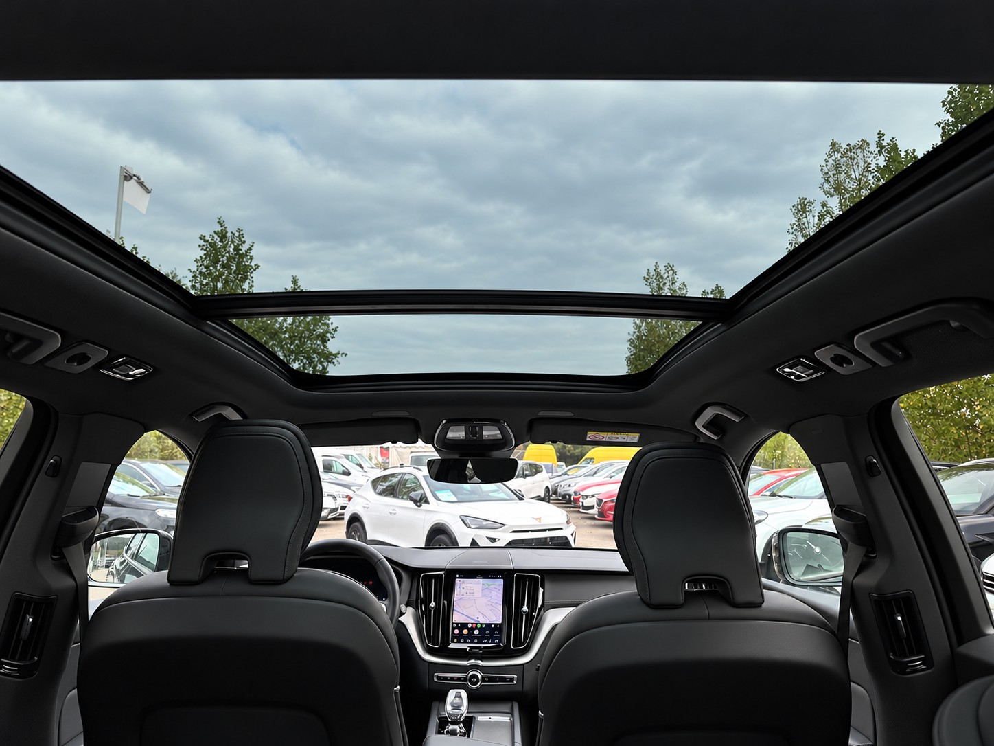 VOLVO XC60 B5 Diesel Mild Hybrid AWD Ultimate Dark Geartronic * CH-Fahrzeug * Frisch ab MFK *-image-22