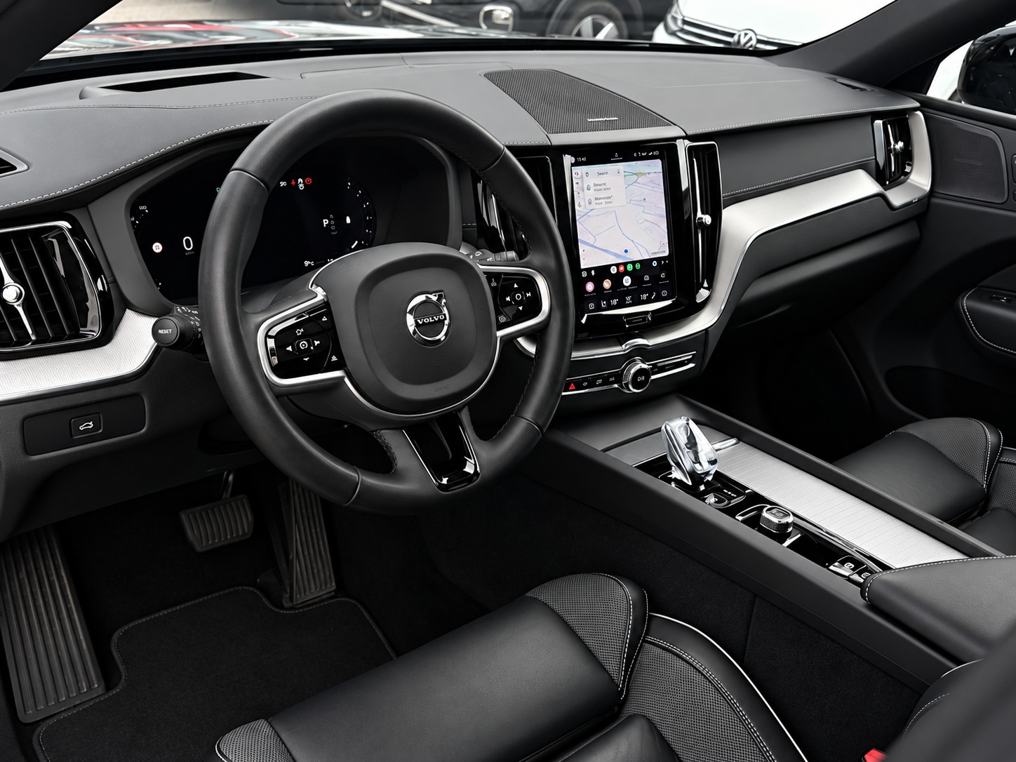 VOLVO XC60 B5 Diesel Mild Hybrid AWD Ultimate Dark Geartronic * CH-Fahrzeug * Frisch ab MFK *-image-8