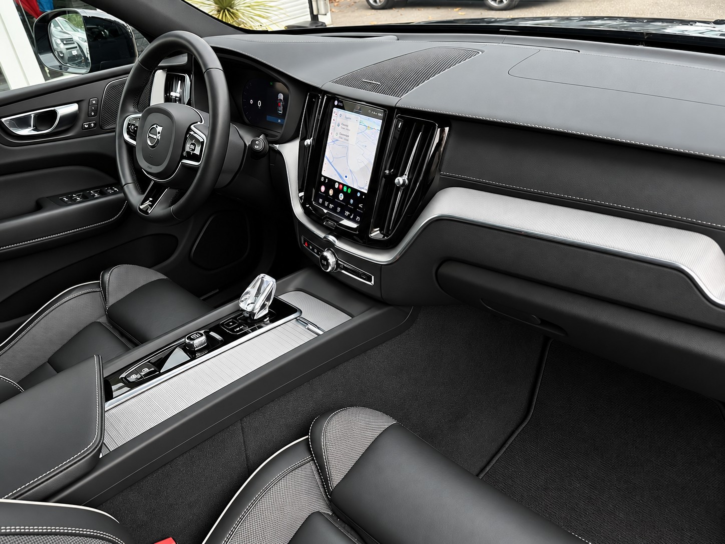 VOLVO XC60 B5 Diesel Mild Hybrid AWD Ultimate Dark Geartronic * CH-Fahrzeug * Frisch ab MFK *-image-17