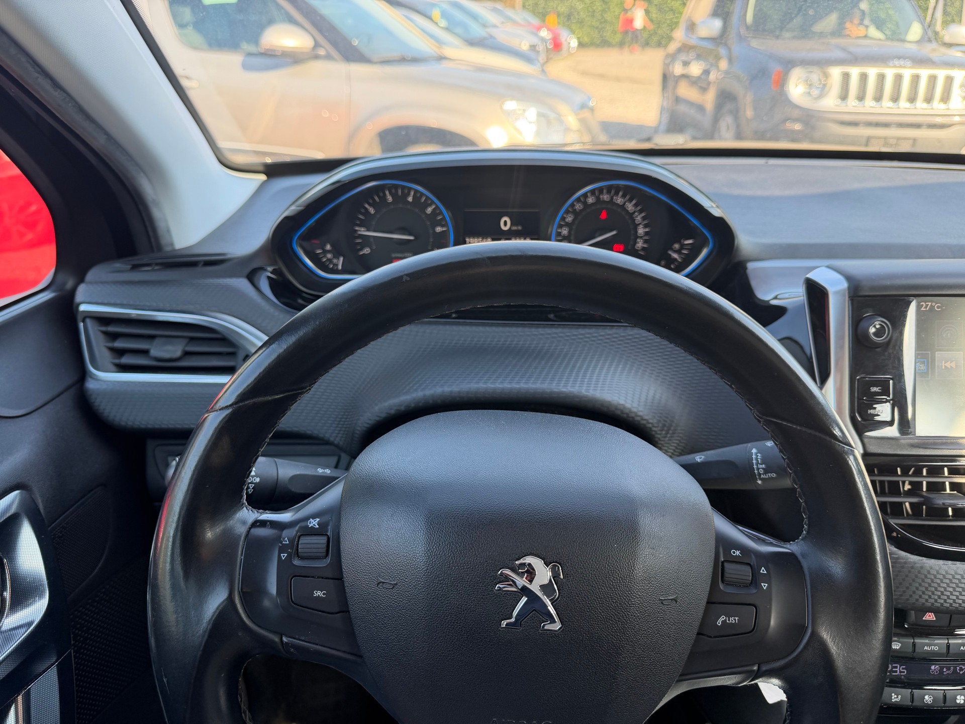 PEUGEOT 2008 1.2 PureTech Active-image-9