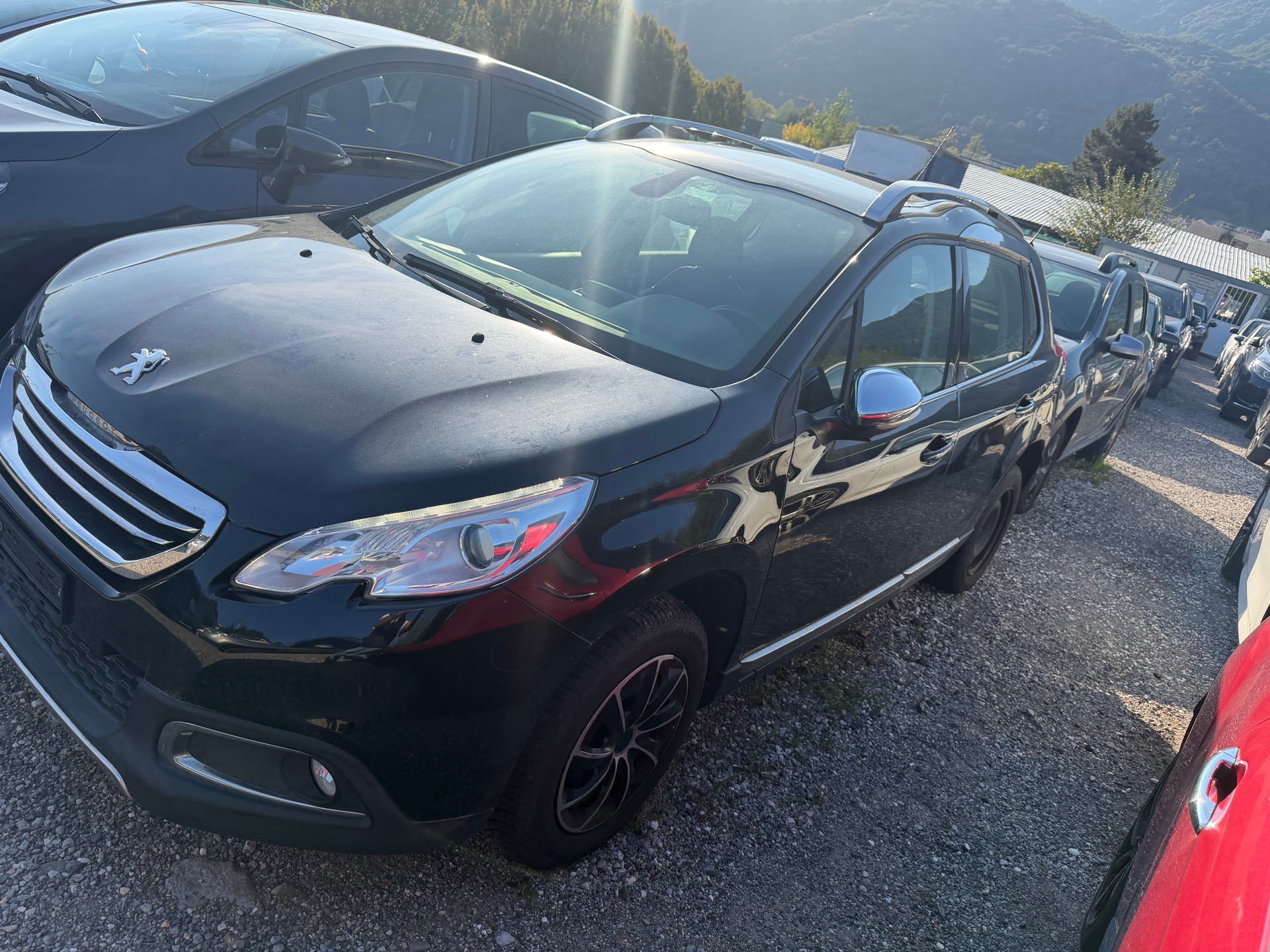 PEUGEOT 2008 1.2 PureTech Active-image-1