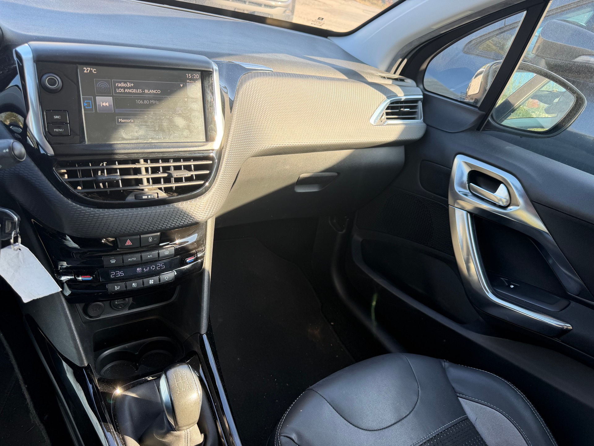 PEUGEOT 2008 1.2 PureTech Active-image-10