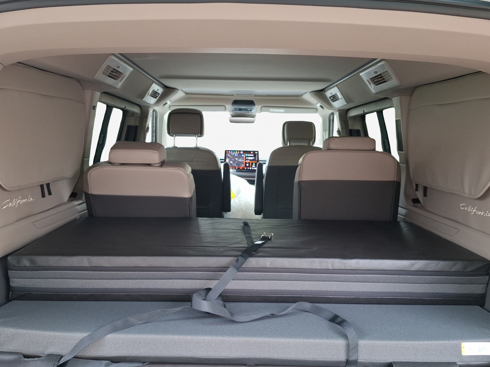 VW California eHybrid Beach Tour Liberty 4Motion-image-12