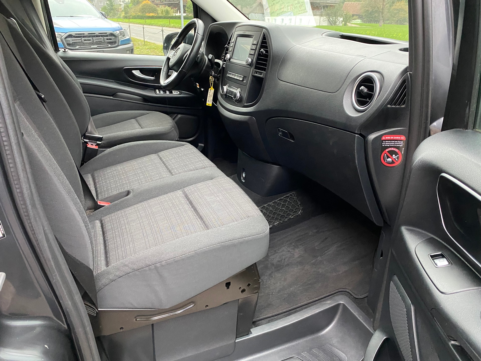 MERCEDES-BENZ Vito 116 CDI Lang Select Tourer 4Matic 9G-Tronic-image-5