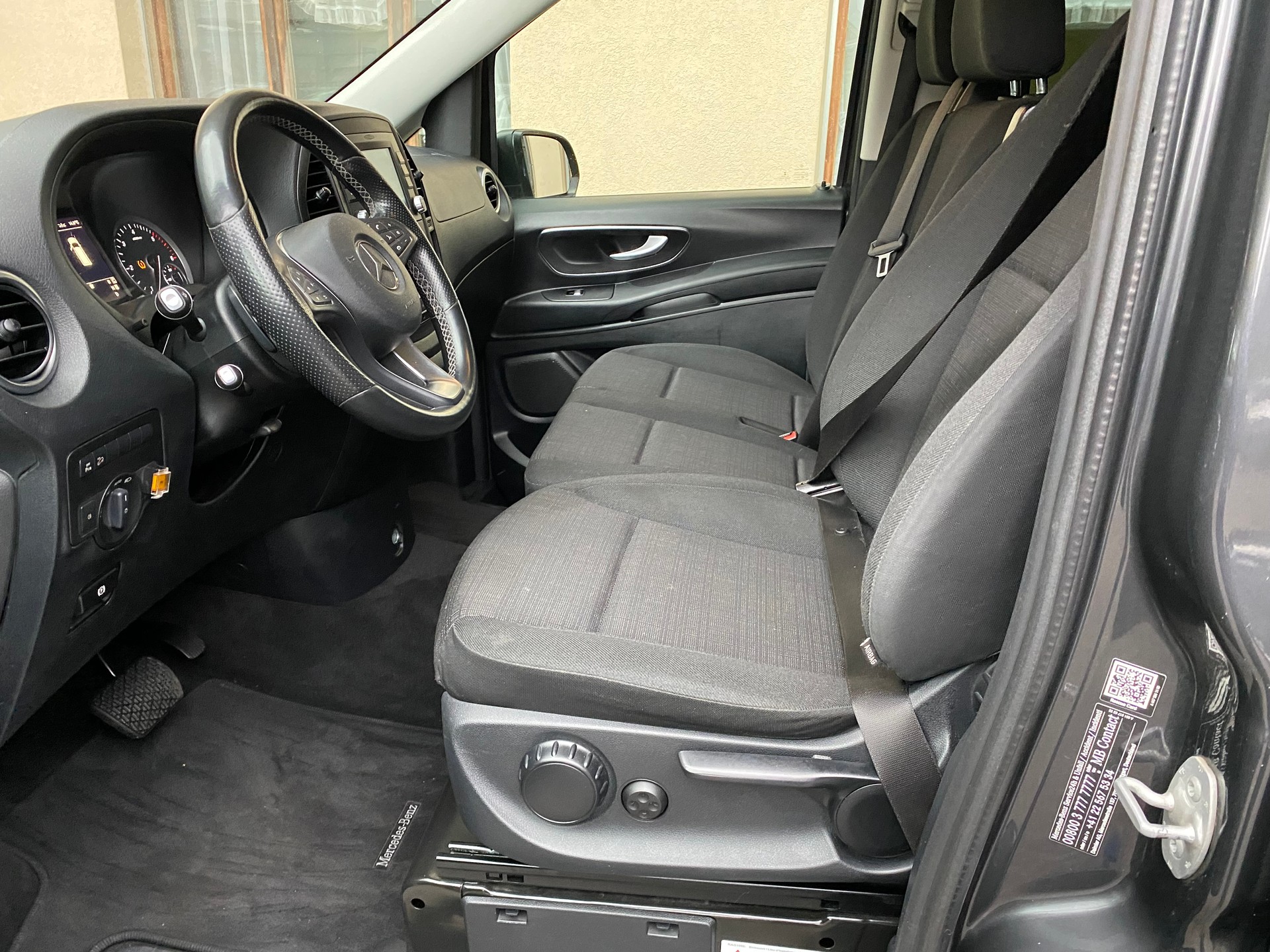 MERCEDES-BENZ Vito 116 CDI Lang Select Tourer 4Matic 9G-Tronic-image-2