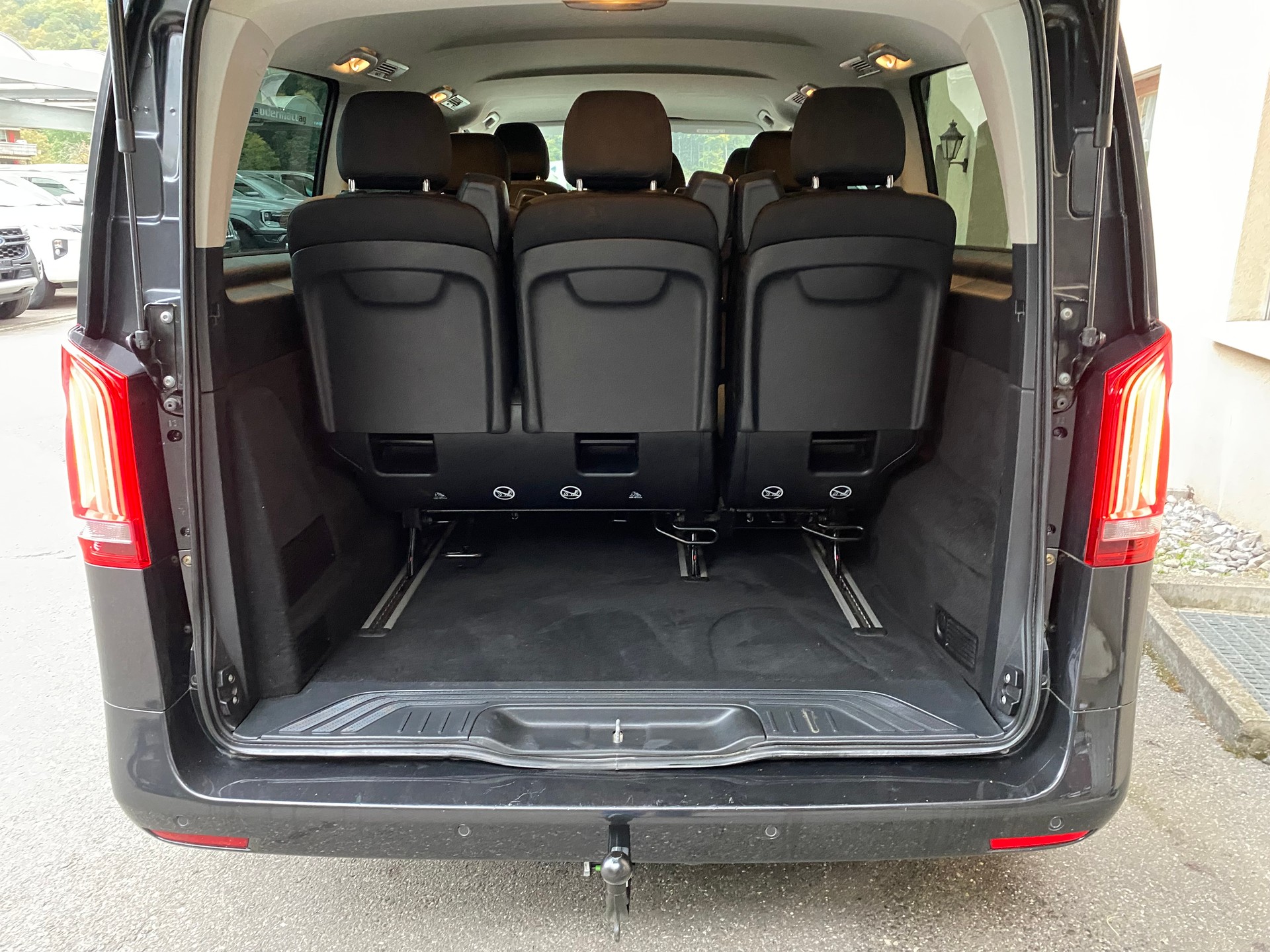 MERCEDES-BENZ Vito 116 CDI Lang Select Tourer 4Matic 9G-Tronic-image-9