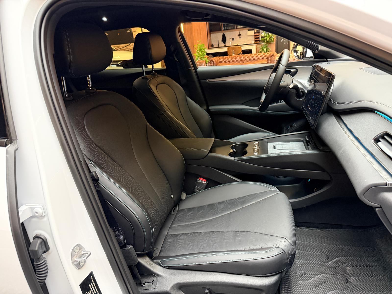 BYD Seal 6 DM-i Touring Comfort-image-16