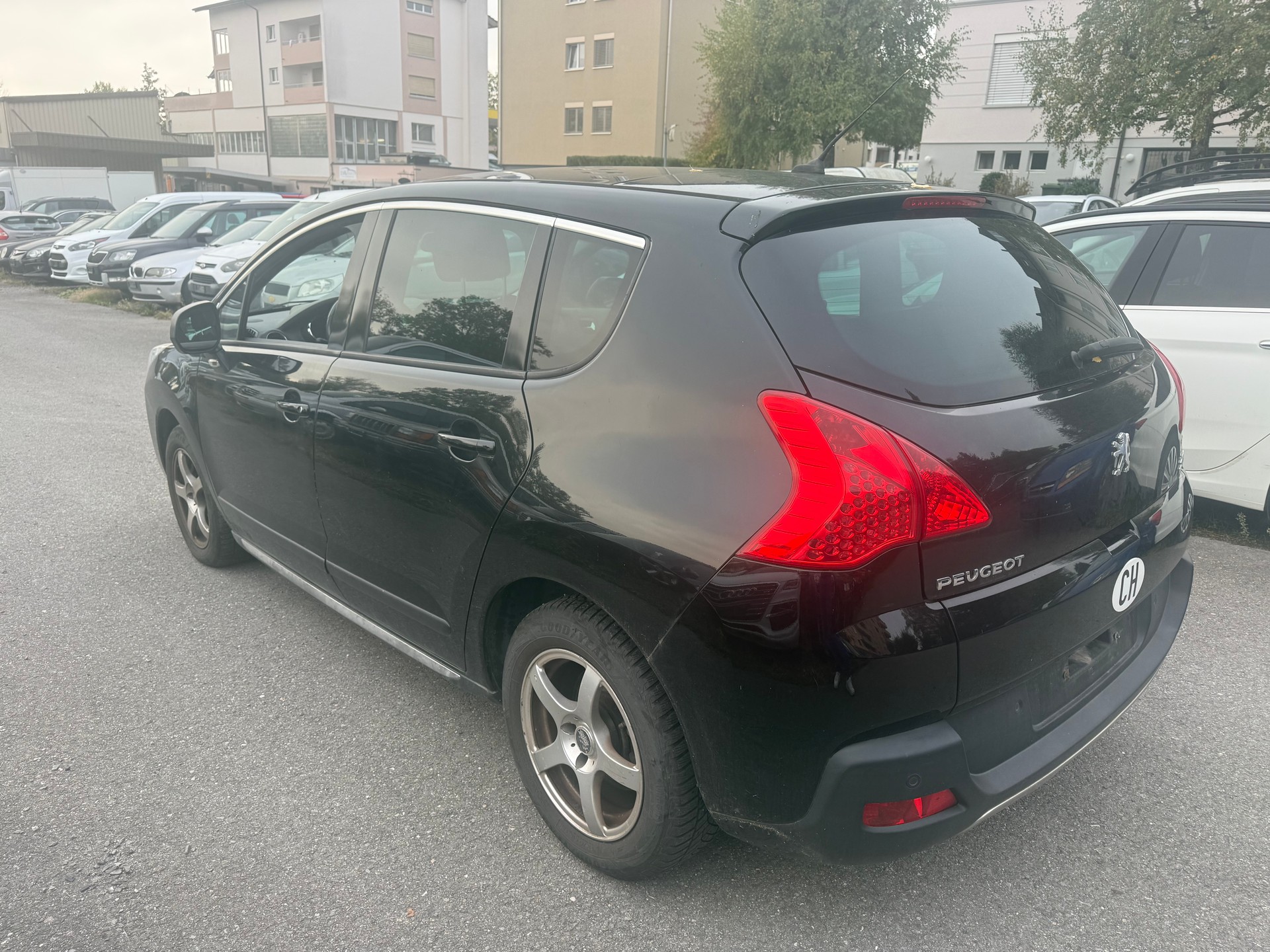 PEUGEOT 3008 2.0 HDI Style Tiptronic-image-3