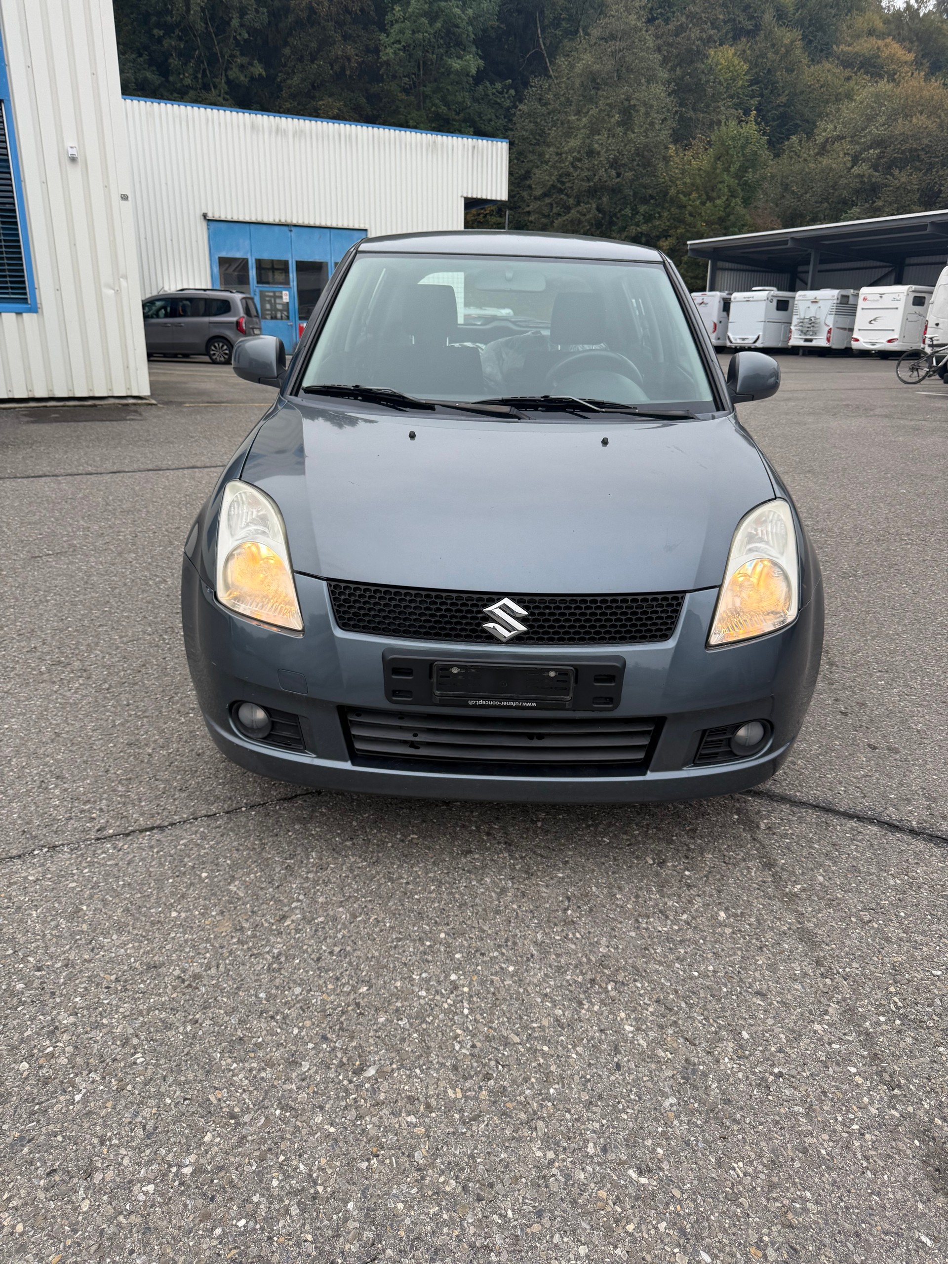 SUZUKI Swift 1.3i 16V GL Top 4x4-image-1