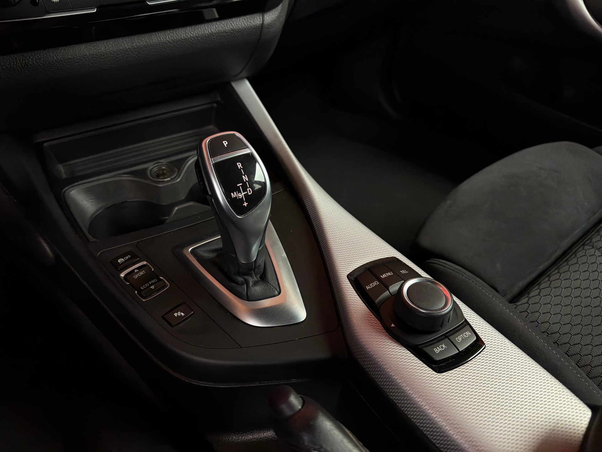 BMW M240i xDrive Steptronic *M-Performance* *CH-Fahrzeug*-image-7