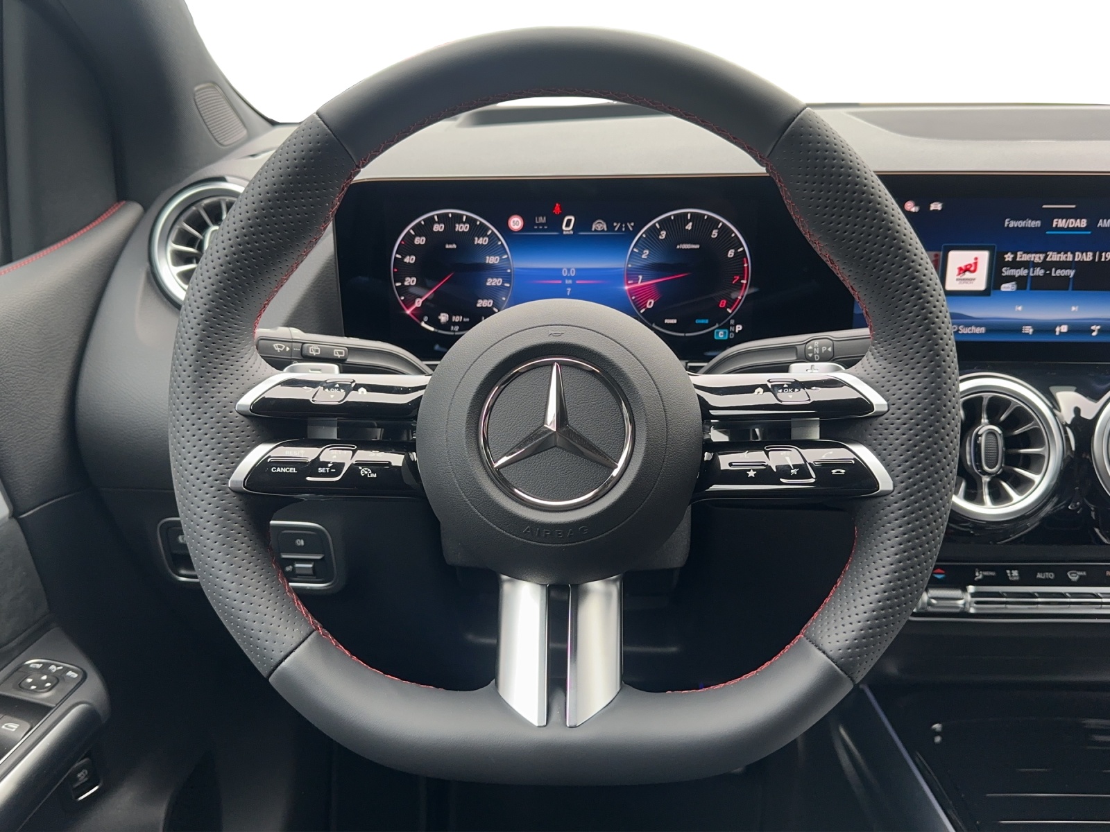 MERCEDES-BENZ B 250 4Matic 8G-DCT-image-10